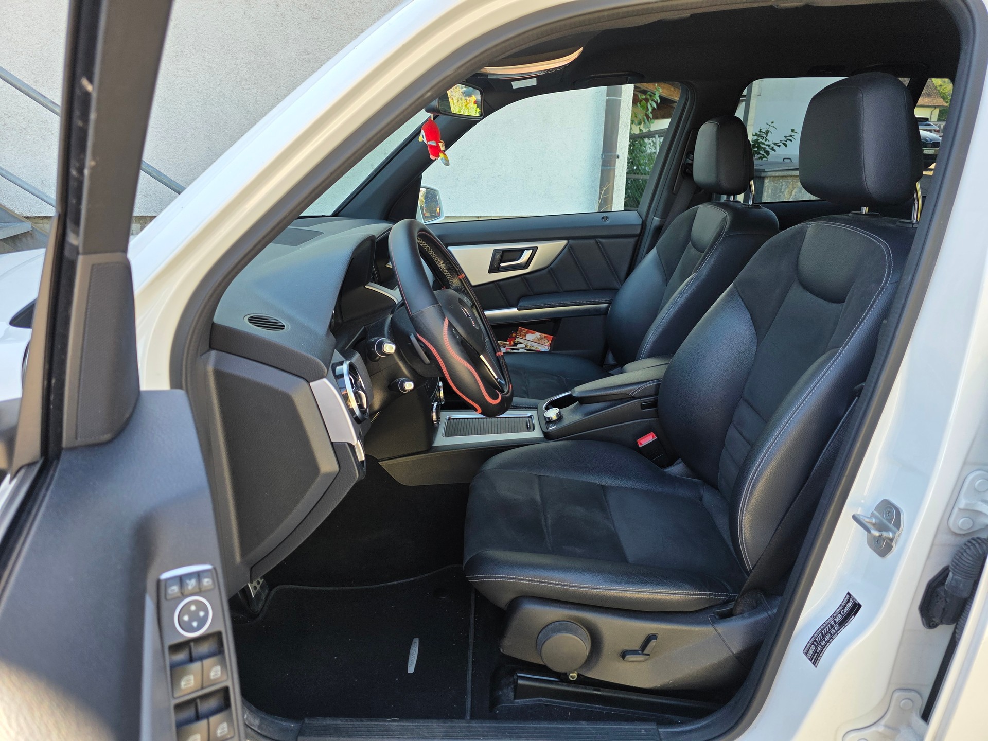 MERCEDES-BENZ GLK 220 BlueTEC 4Matic 7G-Tronic * CH-Fahrzeug *-image-5