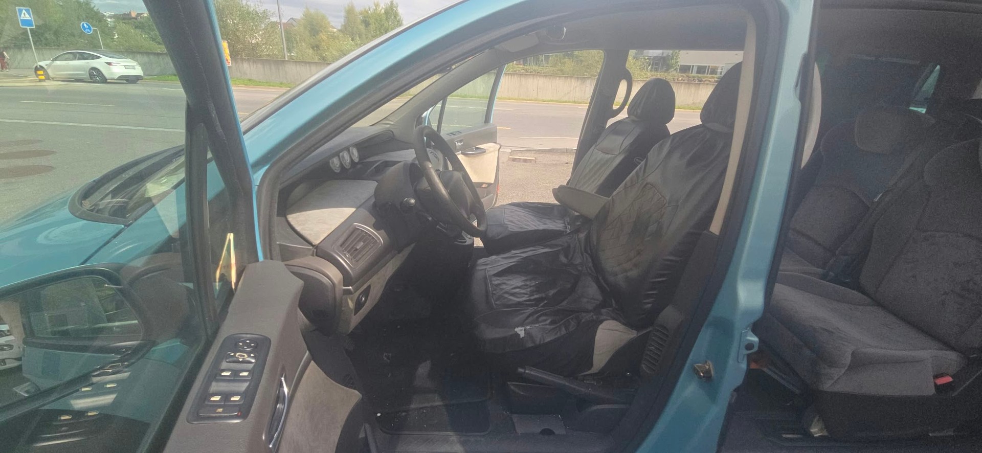 CITROEN C8 2.2 16V HDi Exclusive-image-9