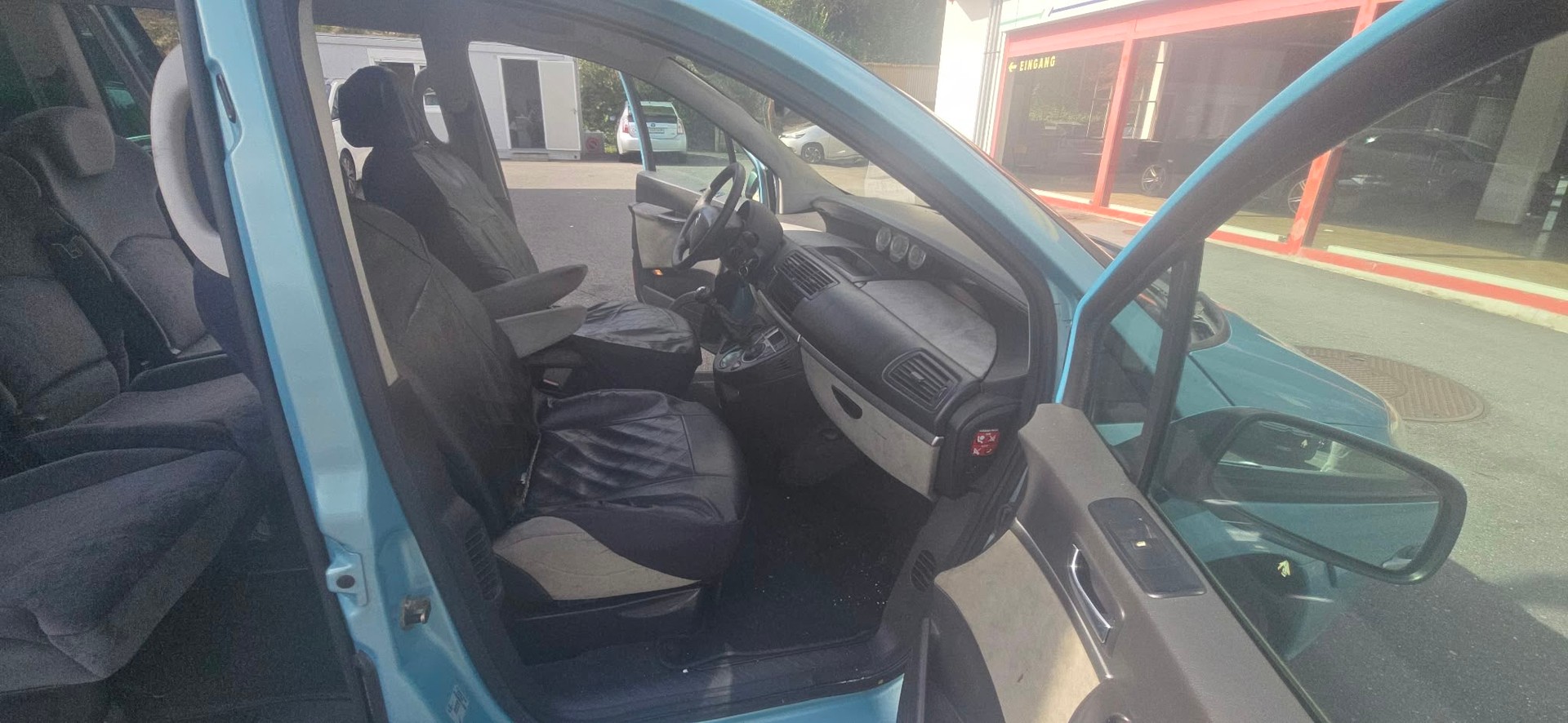 CITROEN C8 2.2 16V HDi Exclusive-image-13