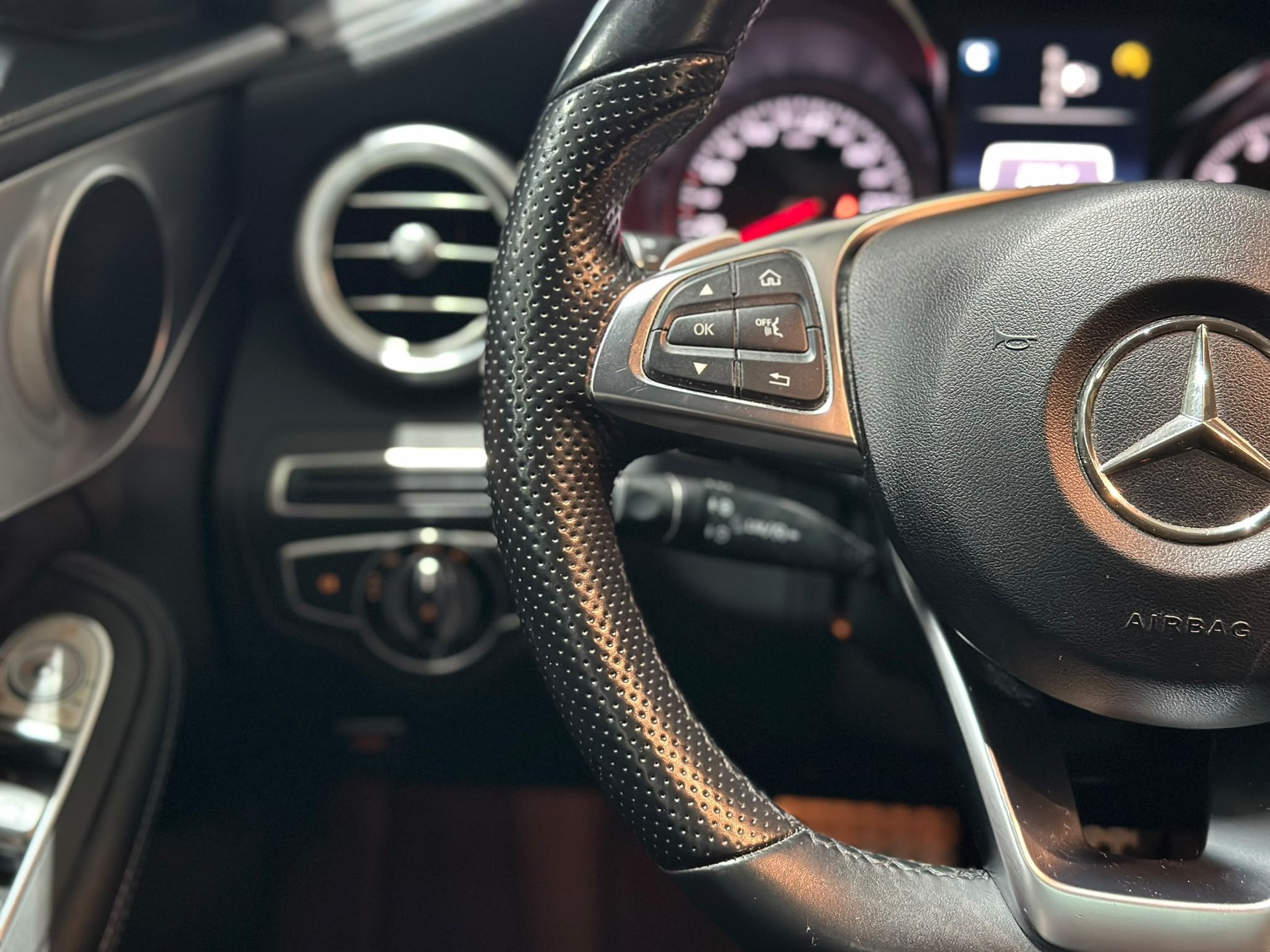 MERCEDES-BENZ C 250 AMG Line 7G-Tronic-image-15