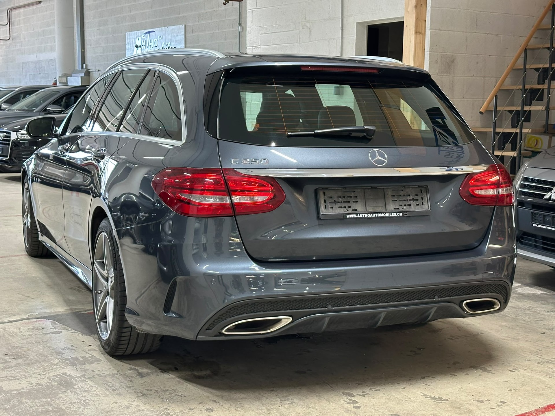 MERCEDES-BENZ C 250 AMG Line 7G-Tronic-image-4