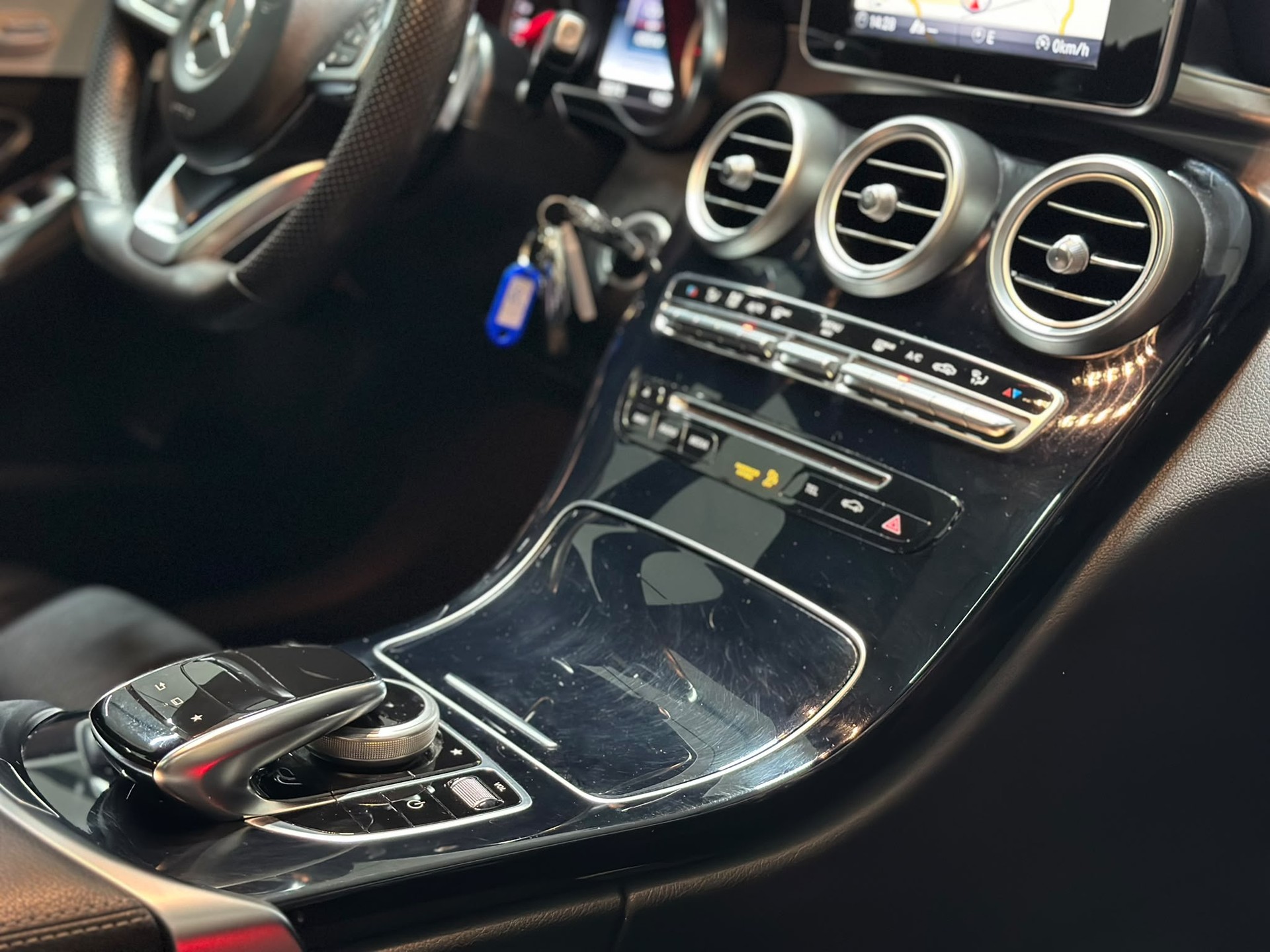 MERCEDES-BENZ C 250 AMG Line 7G-Tronic-image-13