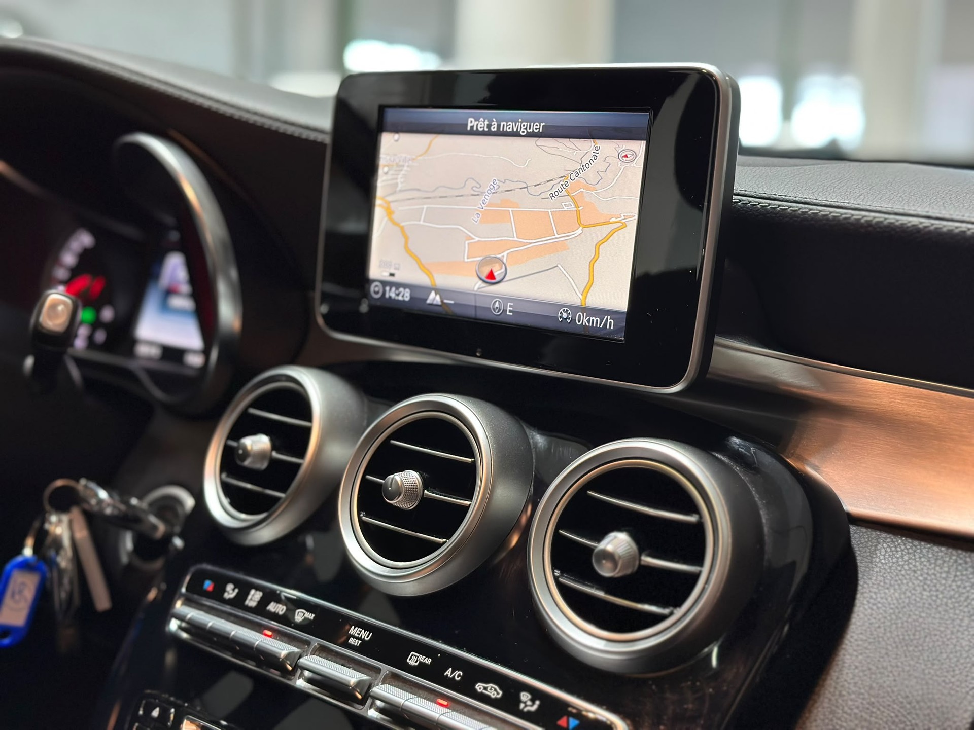 MERCEDES-BENZ C 250 AMG Line 7G-Tronic-image-14