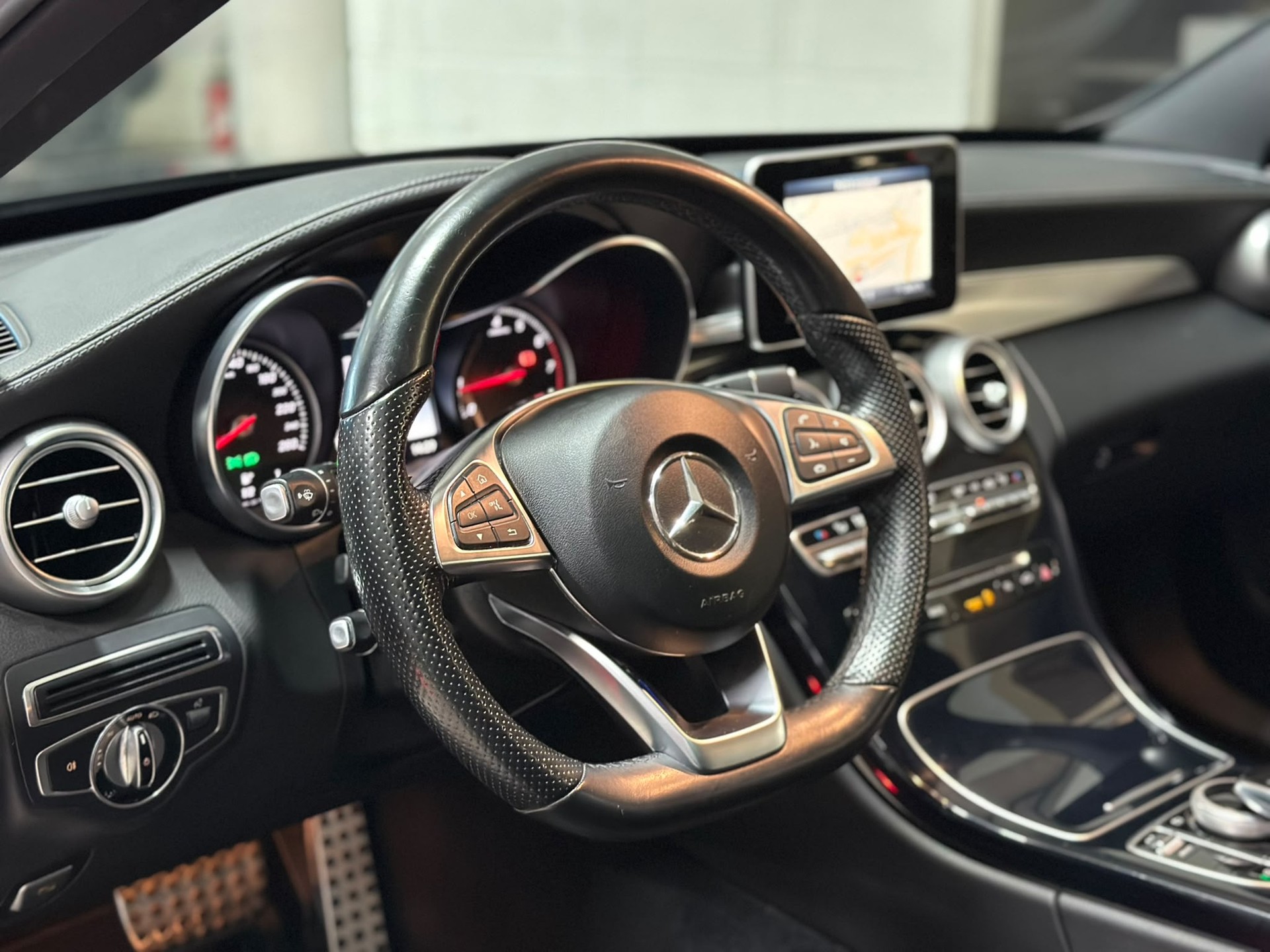 MERCEDES-BENZ C 250 AMG Line 7G-Tronic-image-12