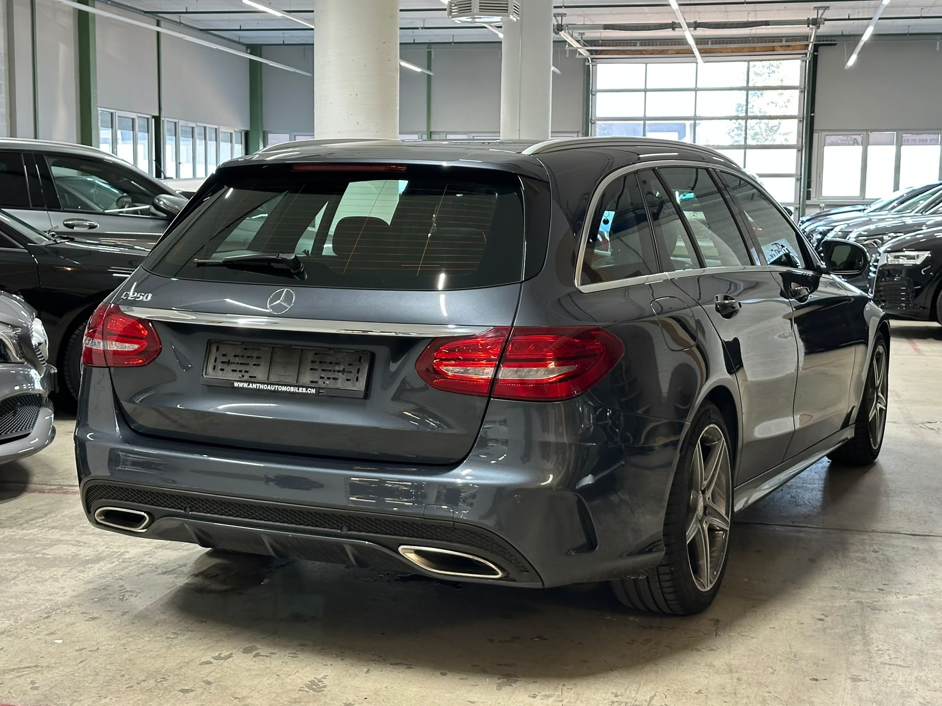 MERCEDES-BENZ C 250 AMG Line 7G-Tronic-image-3