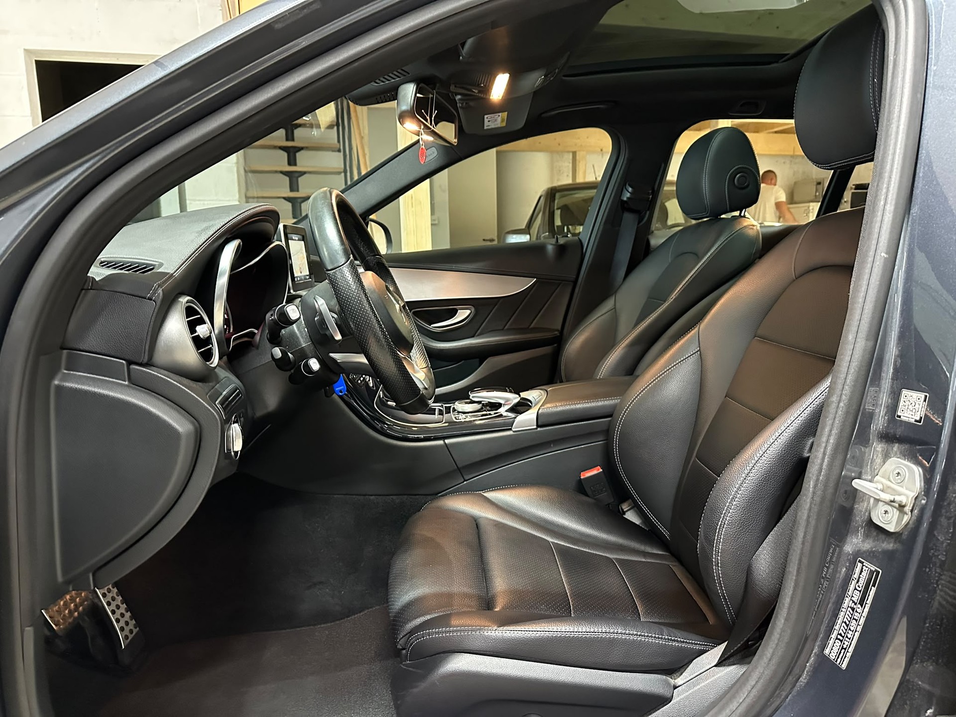 MERCEDES-BENZ C 250 AMG Line 7G-Tronic-image-10