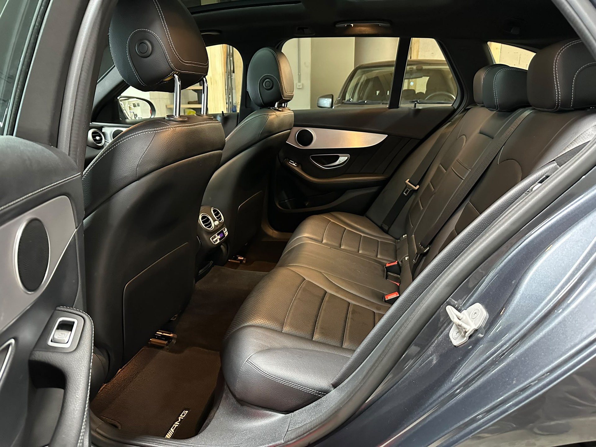MERCEDES-BENZ C 250 AMG Line 7G-Tronic-image-9