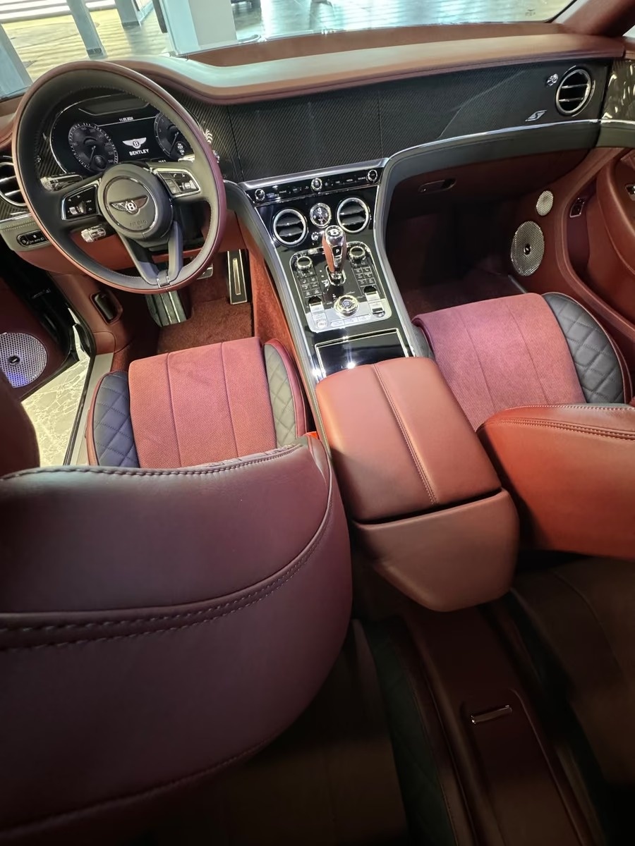 BENTLEY Continental GTC 4.0 V8 Mulliner-image-8