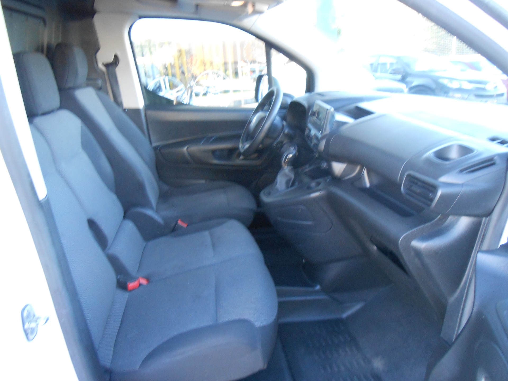 CITROEN Berlingo Van 1.6 Blue HDi 100 s/s Club 650kg-image-7