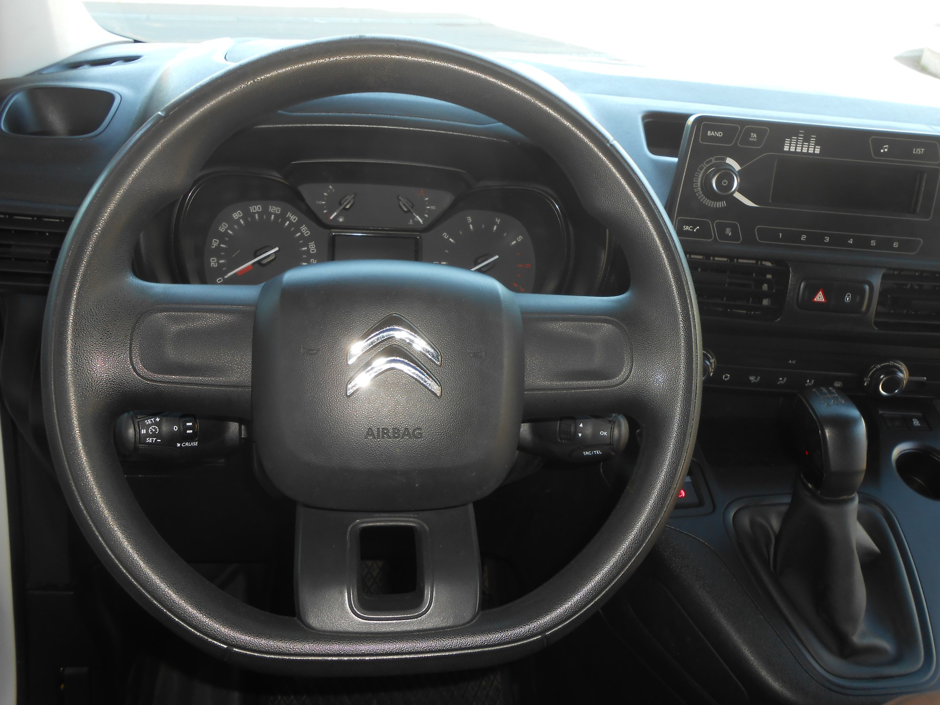 CITROEN Berlingo Van 1.6 Blue HDi 100 s/s Club 650kg-image-10