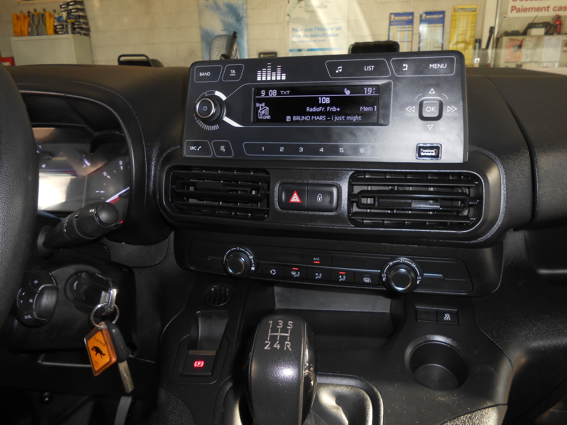 CITROEN Berlingo Van 1.6 Blue HDi 100 s/s Club 650kg-image-13
