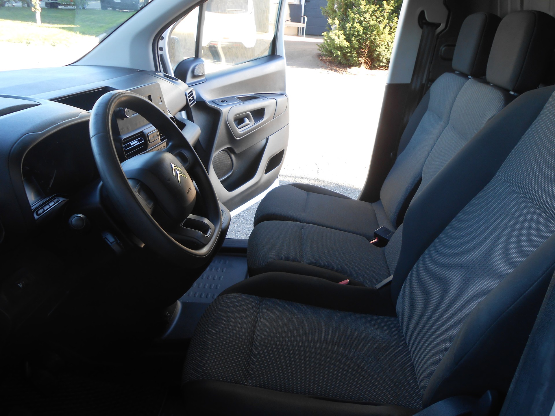 CITROEN Berlingo Van 1.6 Blue HDi 100 s/s Club 650kg-image-11