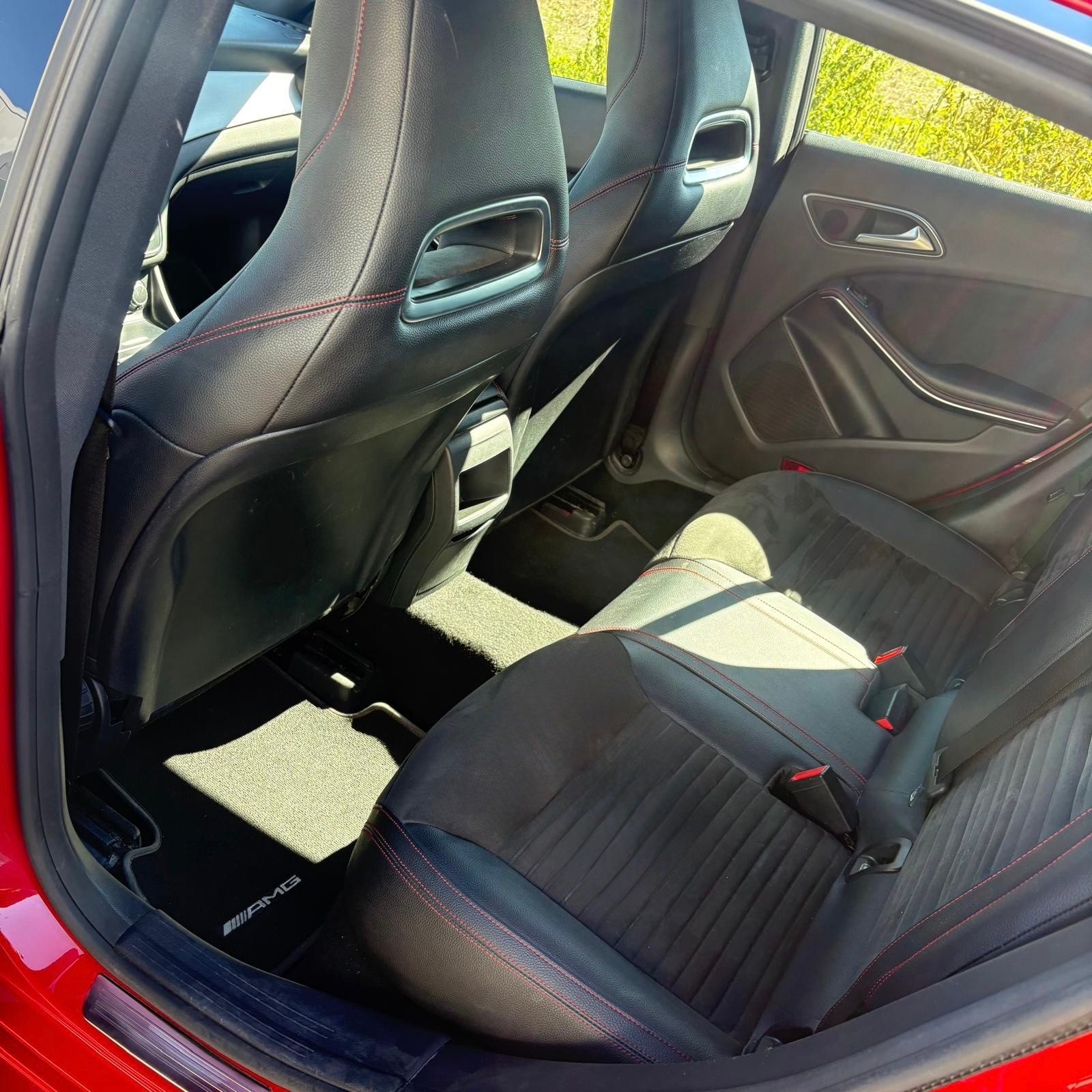 MERCEDES-BENZ CLA 200 d AMG Line 4 matic-image-5