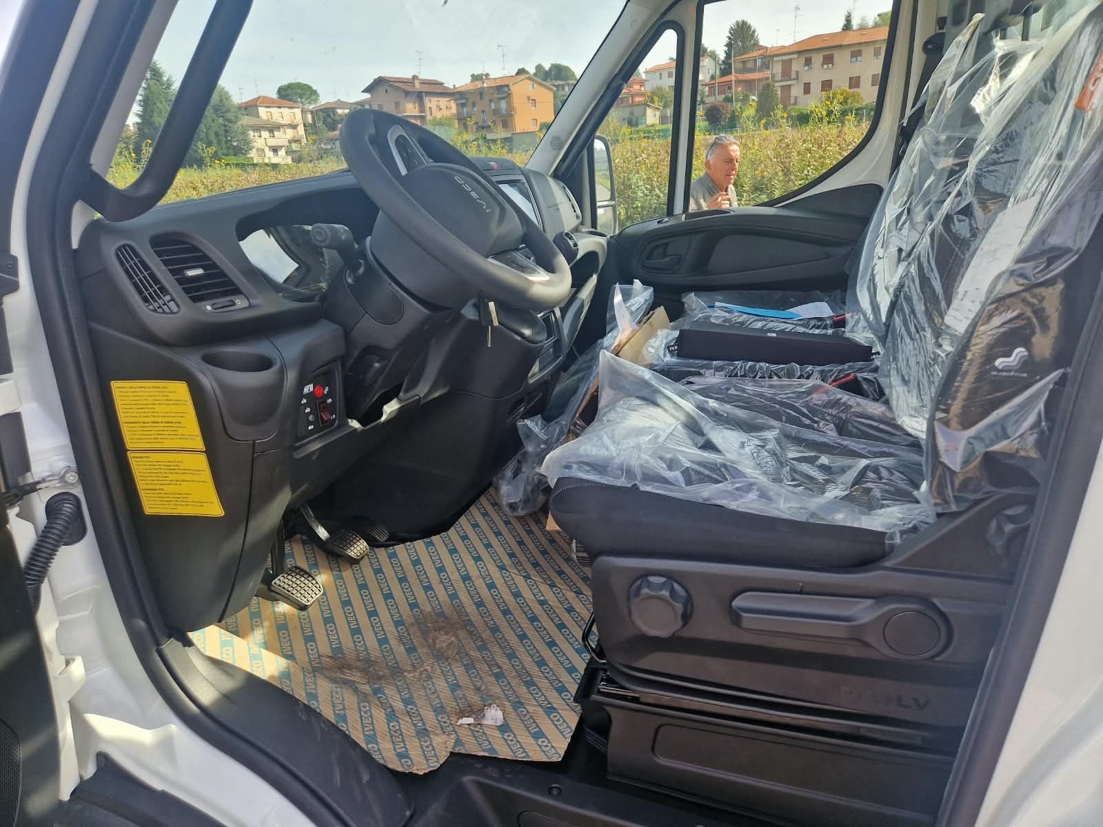 IVECO DAILY 35 S14 Eco - Ponte Fisso in Alluminio - GRU DN-LEVAT 3.6 S3 - Gancio di Traino KG. 3500-image-15