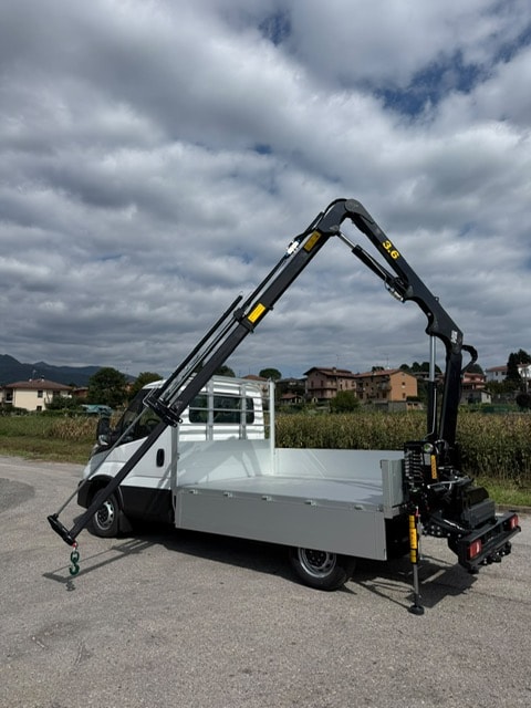 IVECO DAILY 35 S14 Eco - Ponte Fisso in Alluminio - GRU DN-LEVAT 3.6 S3 - Gancio di Traino KG. 3500-image-1