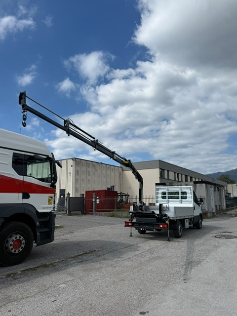 IVECO DAILY 35 S14 Eco - Ponte Fisso in Alluminio - GRU DN-LEVAT 3.6 S3 - Gancio di Traino KG. 3500-image-3