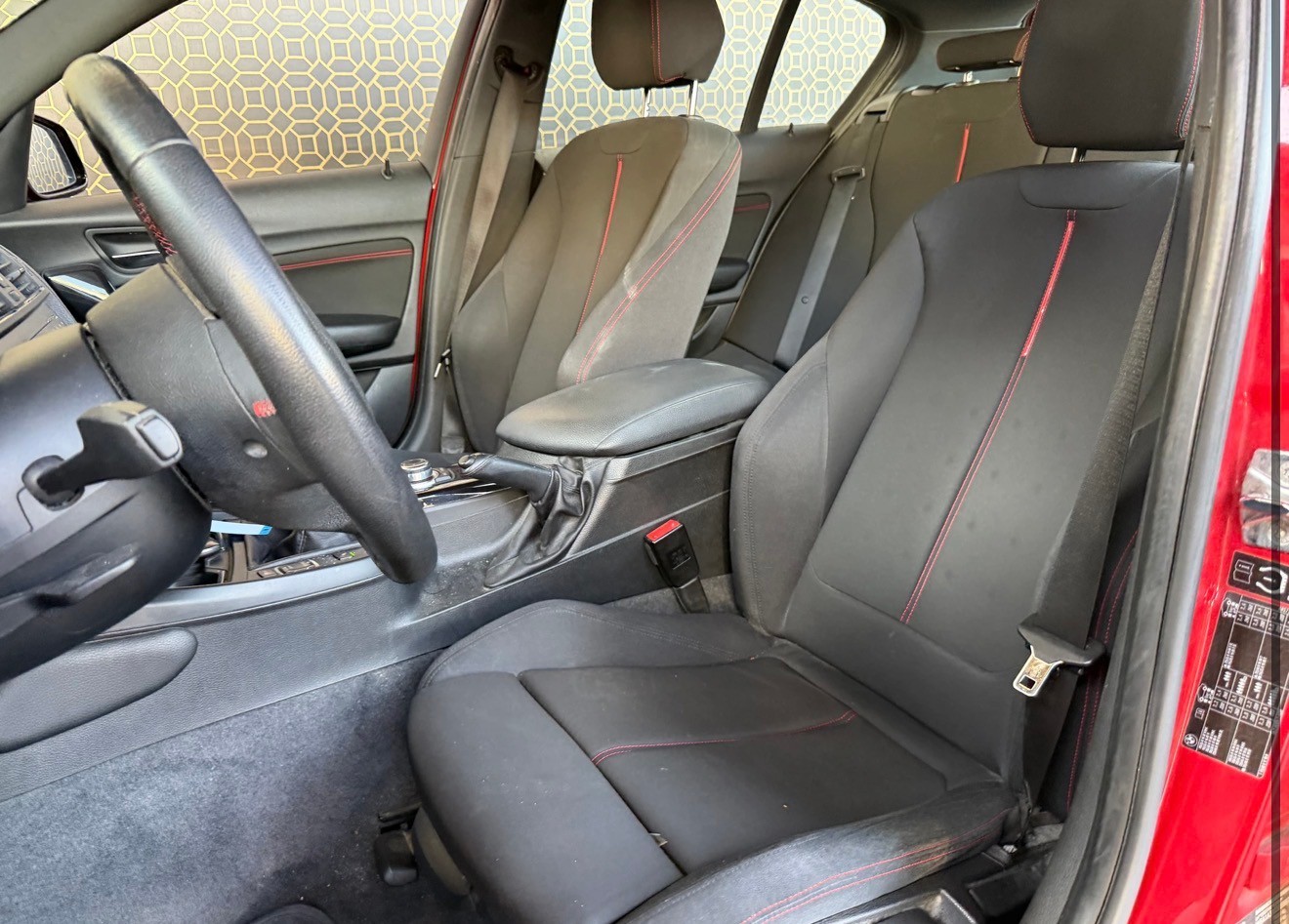 BMW 118i Sport Line-image-2