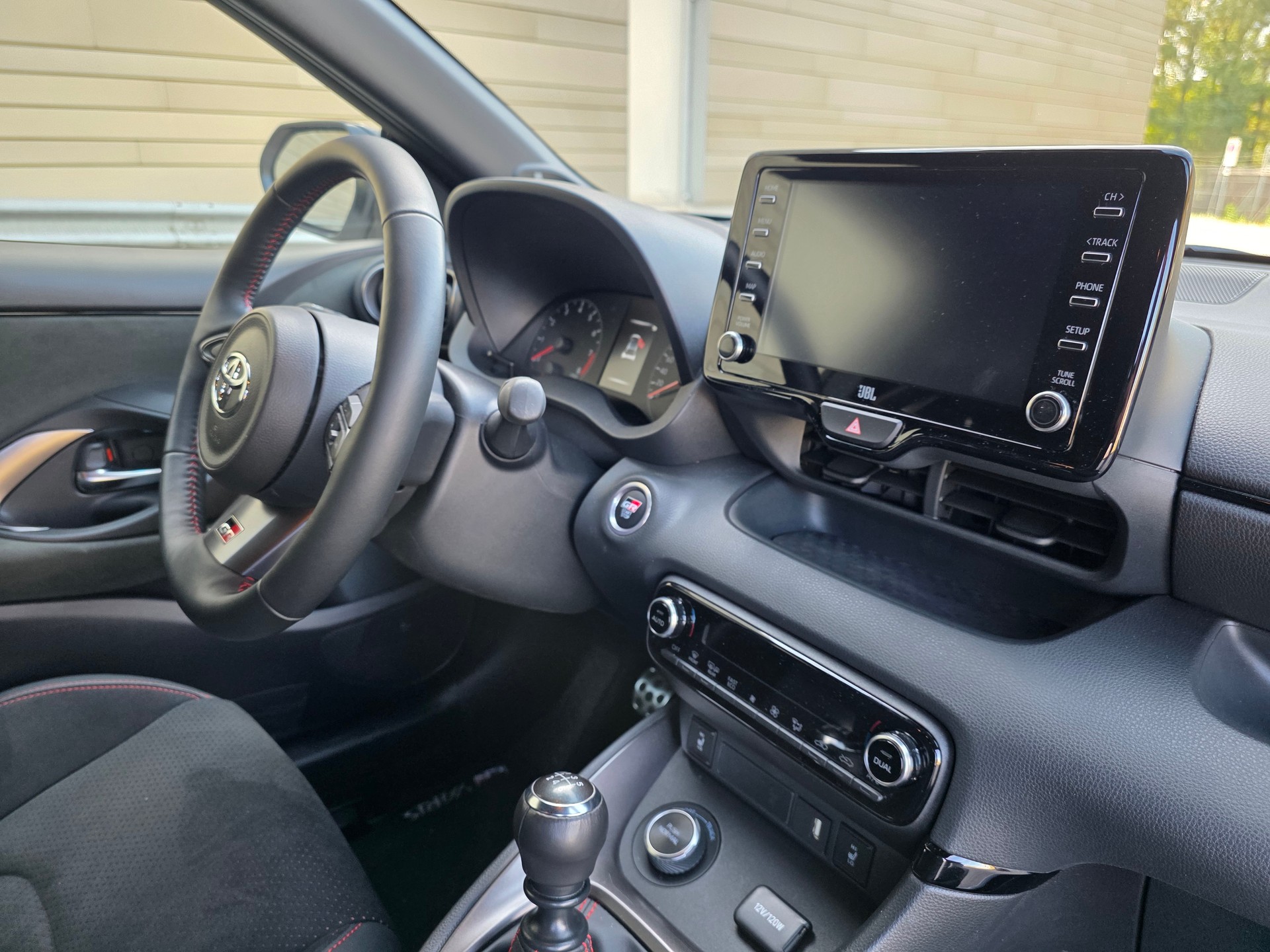 TOYOTA Yaris 1.6 GR Sport WRC EDITION-image-22