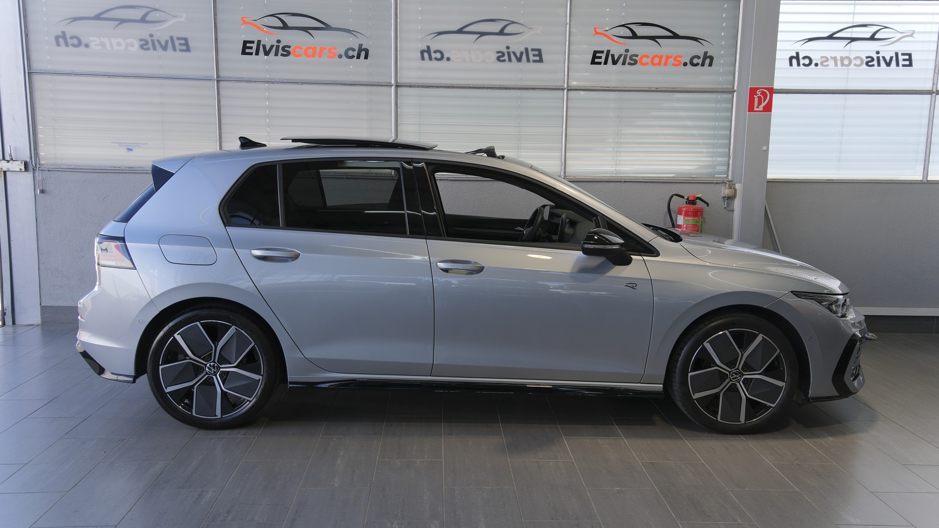 VW Golf 1.5 e TSI mHEV R-Line DSG " Black Style "-image-27