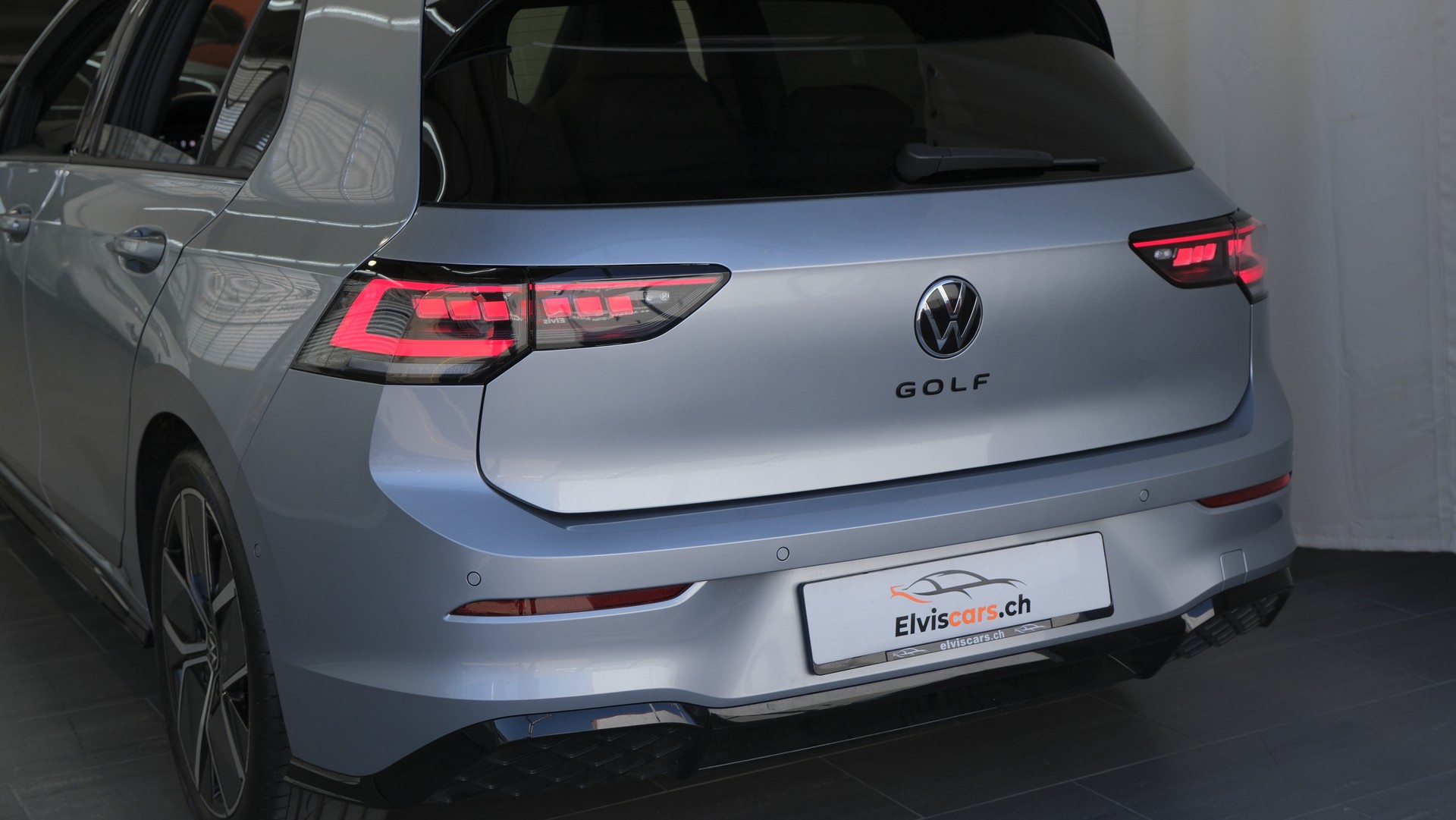 VW Golf 1.5 e TSI mHEV R-Line DSG " Black Style "-image-14
