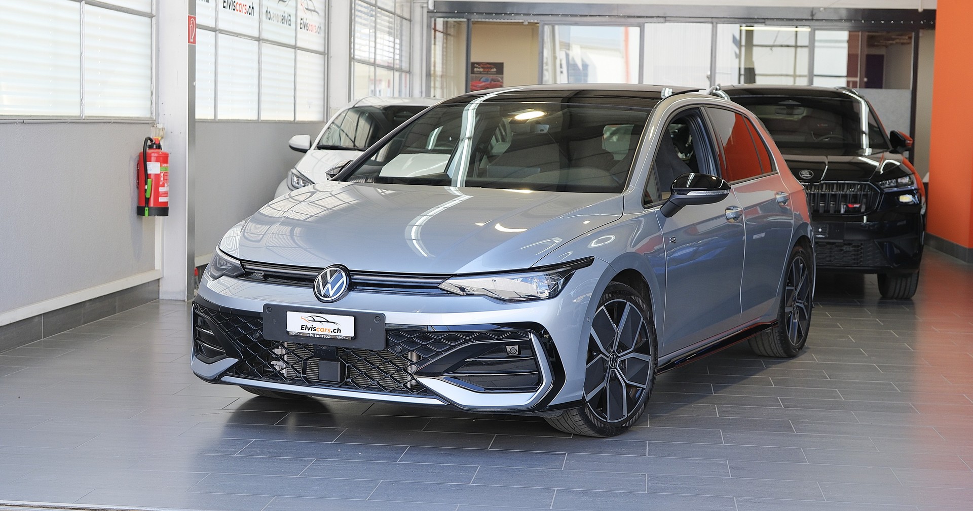 VW Golf 1.5 e TSI mHEV R-Line DSG " Black Style "-image-0