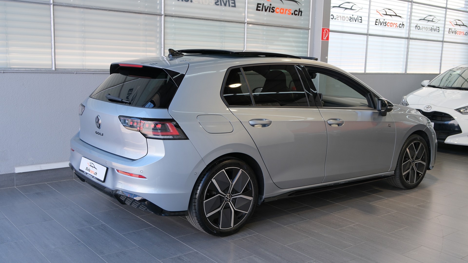 VW Golf 1.5 e TSI mHEV R-Line DSG " Black Style "-image-26