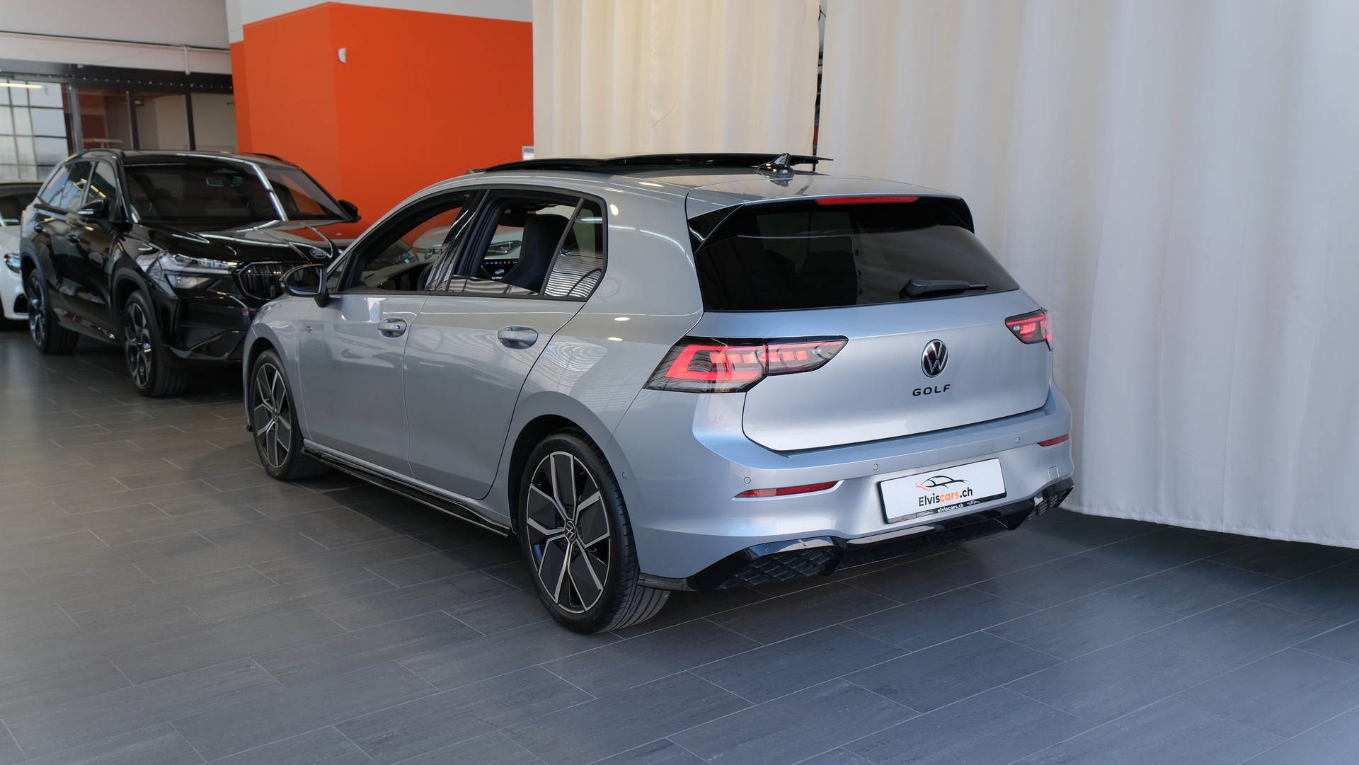 VW Golf 1.5 e TSI mHEV R-Line DSG " Black Style "-image-12