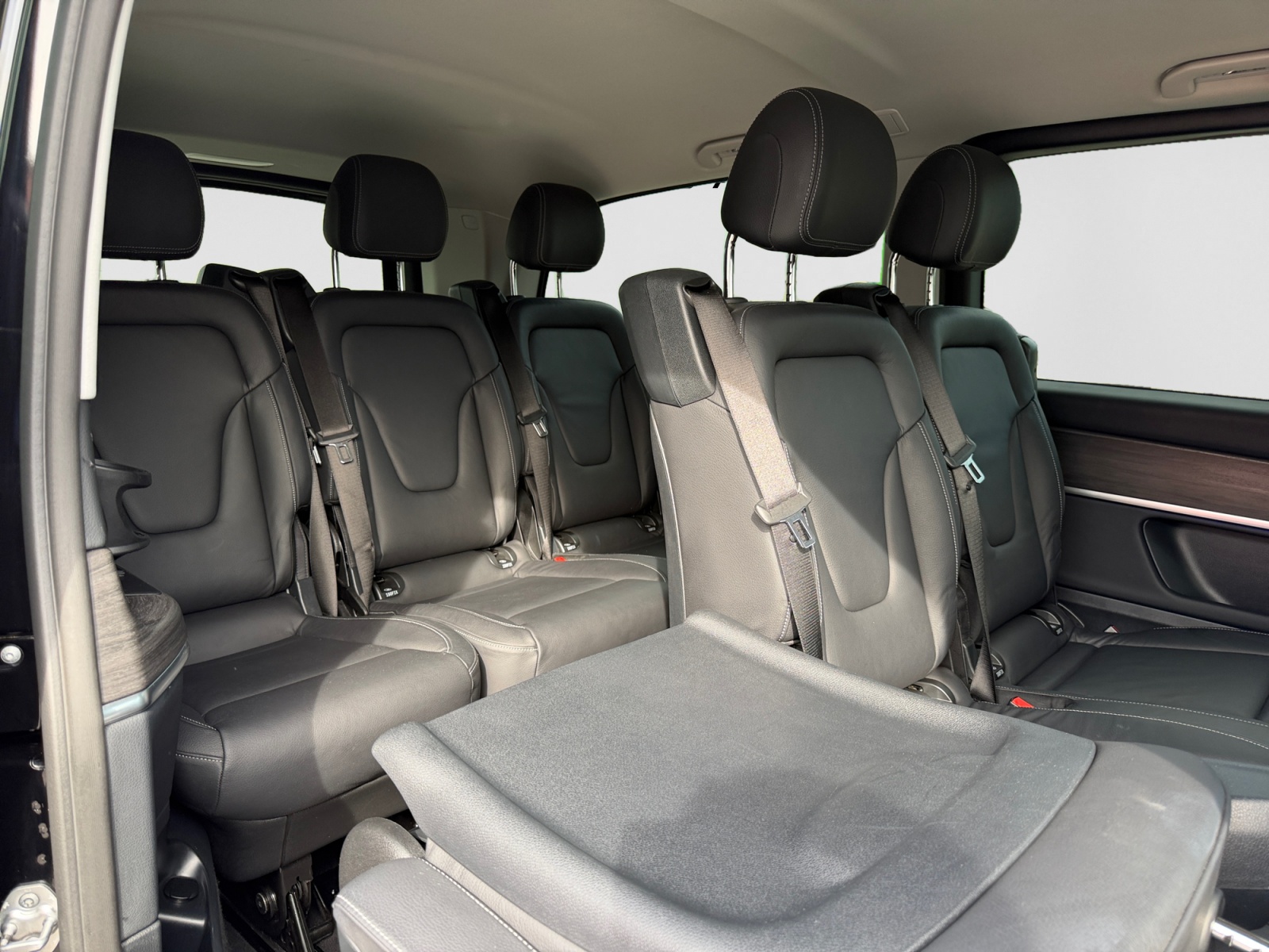 MERCEDES-BENZ V 300 d extralang Avantgarde 4Matic 9G-Tronic-image-17