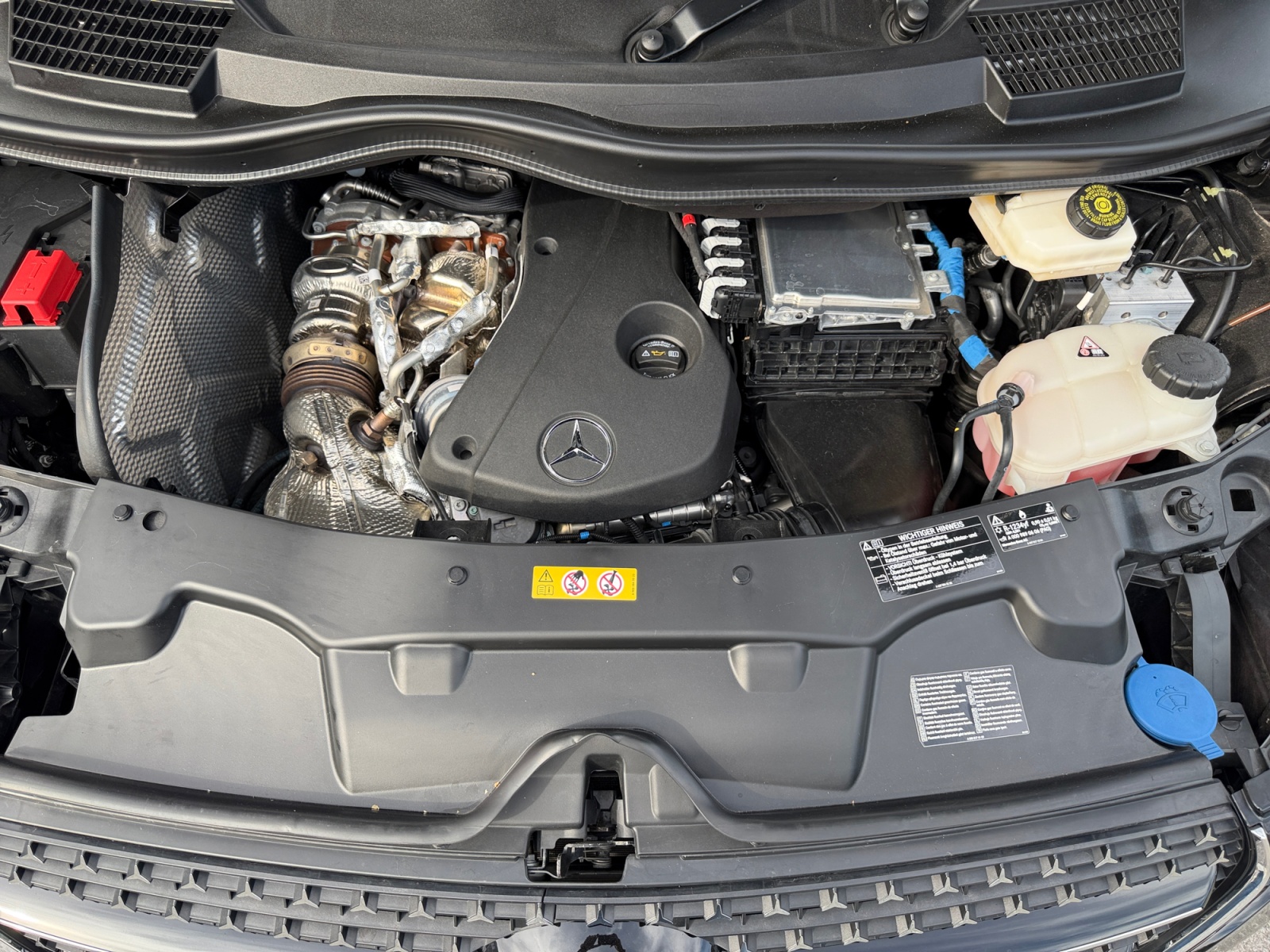MERCEDES-BENZ V 300 d extralang Avantgarde 4Matic 9G-Tronic-image-19