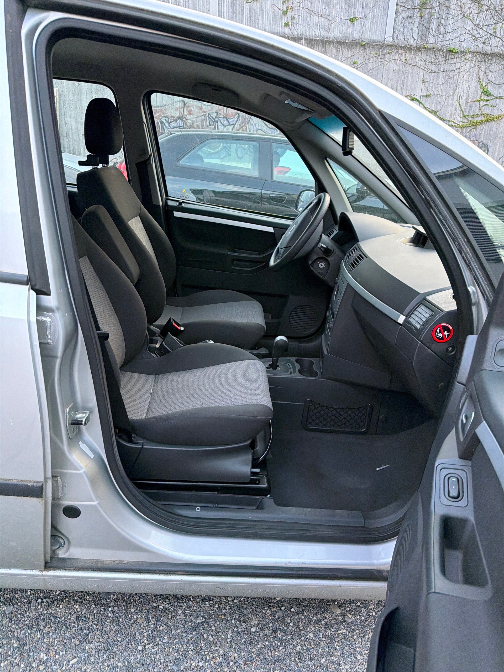 OPEL Meriva 1.8i 16V Essentia-image-11