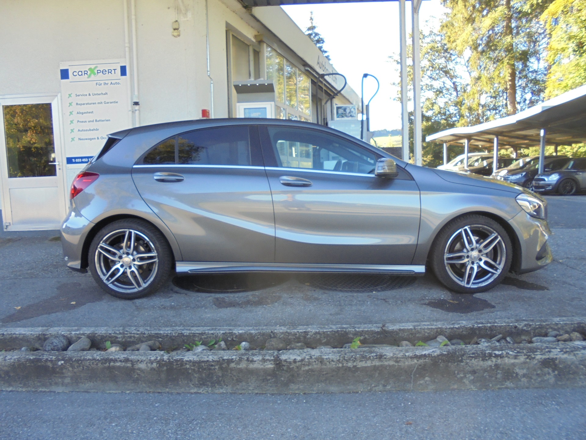 MERCEDES-BENZ A 200 AMG Line 7G-DCT-image-2