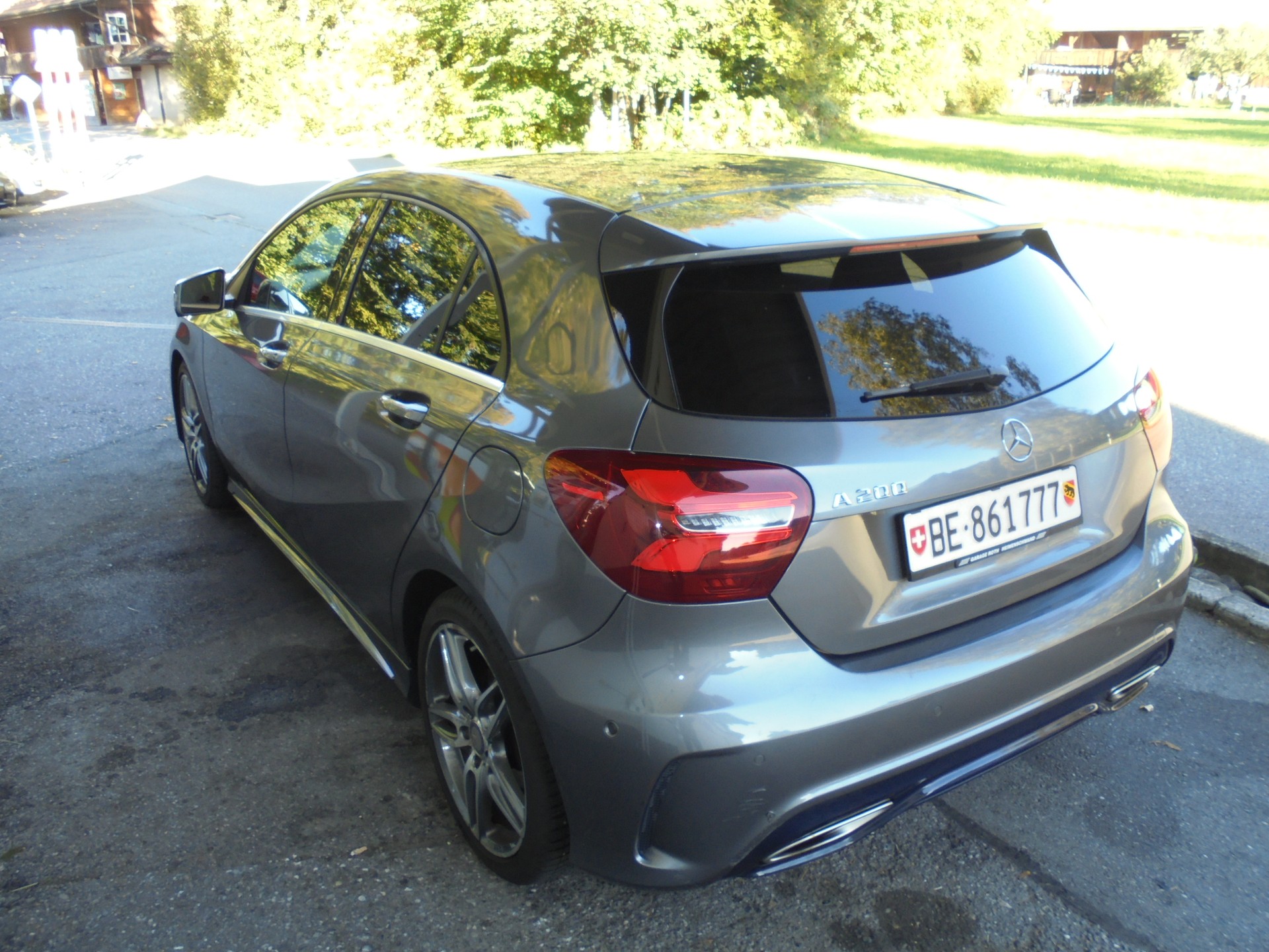 MERCEDES-BENZ A 200 AMG Line 7G-DCT-image-4