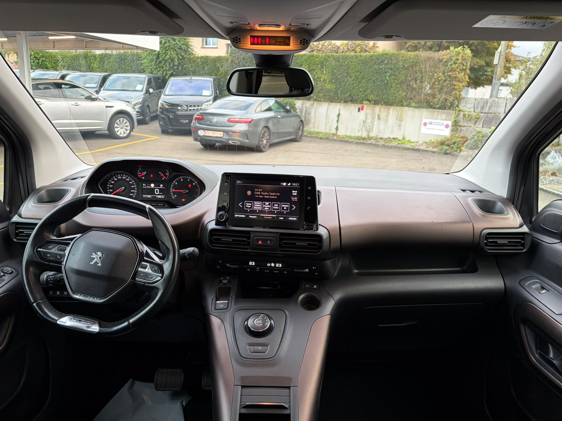 PEUGEOT Rifter Long 1.5 BlueHDi GT Line EAT8-image-9