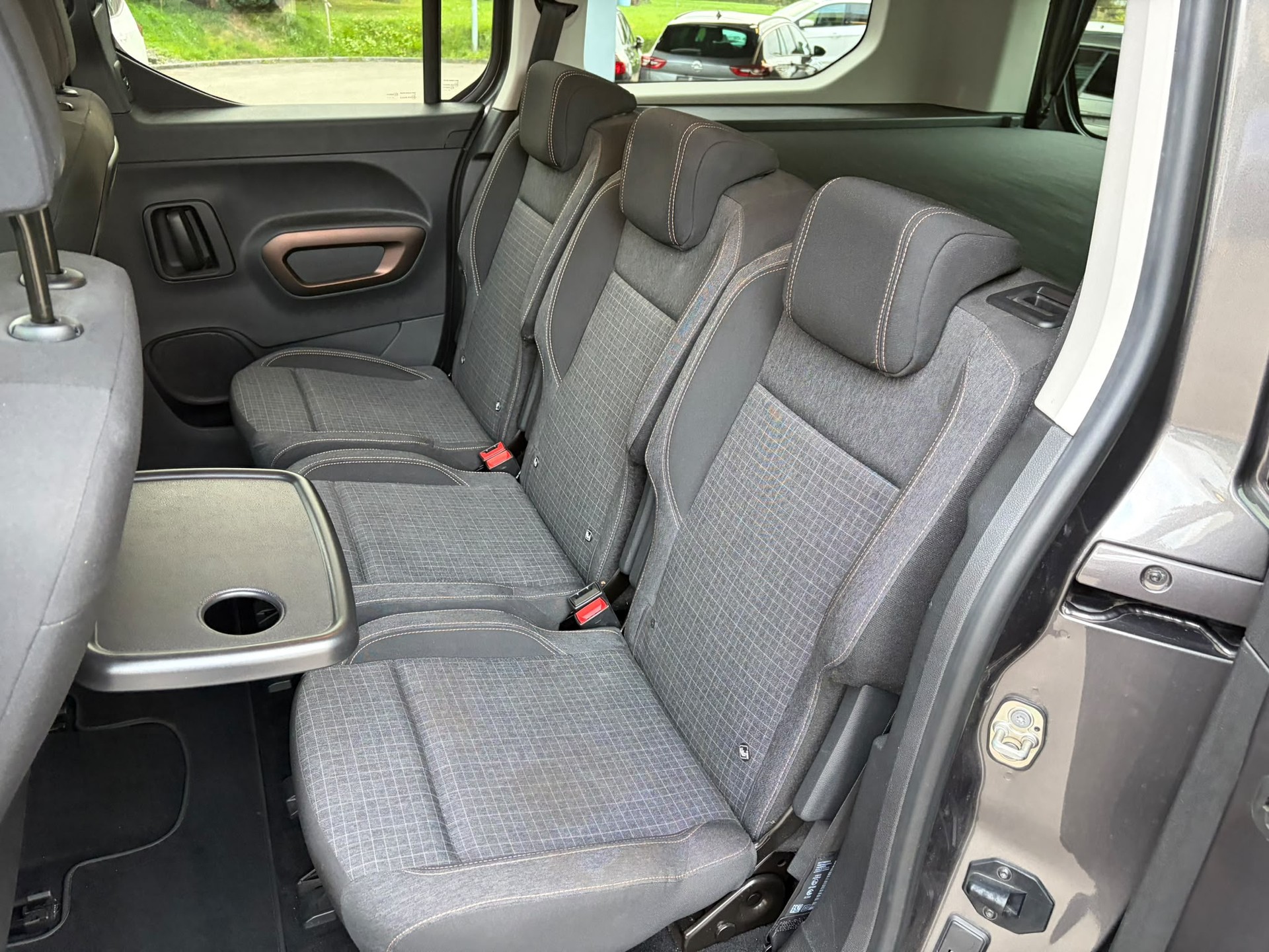 PEUGEOT Rifter Long 1.5 BlueHDi GT Line EAT8-image-14