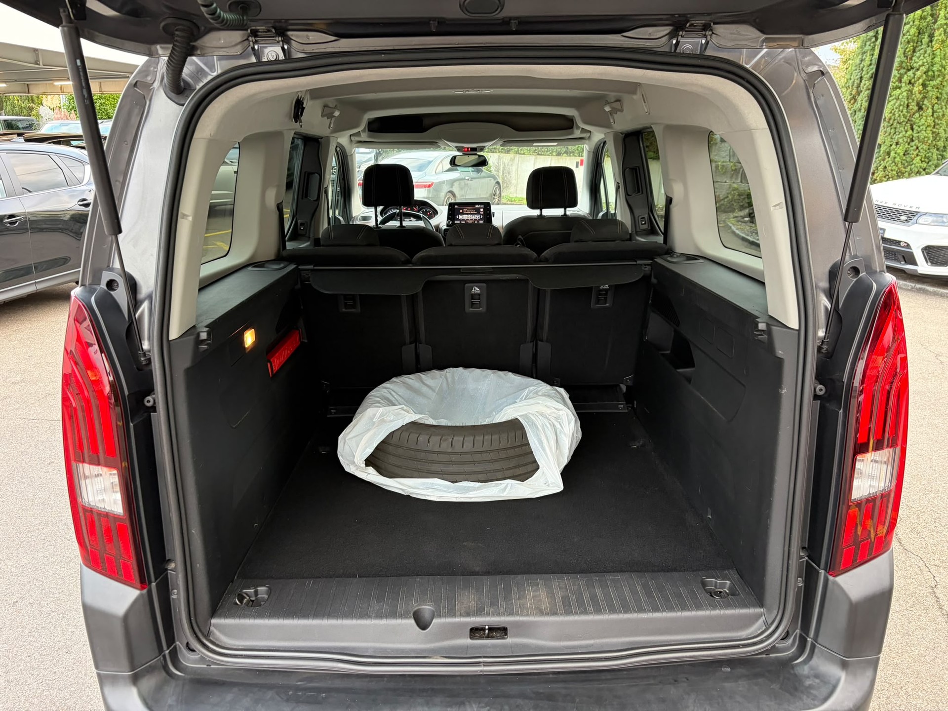 PEUGEOT Rifter Long 1.5 BlueHDi GT Line EAT8-image-7