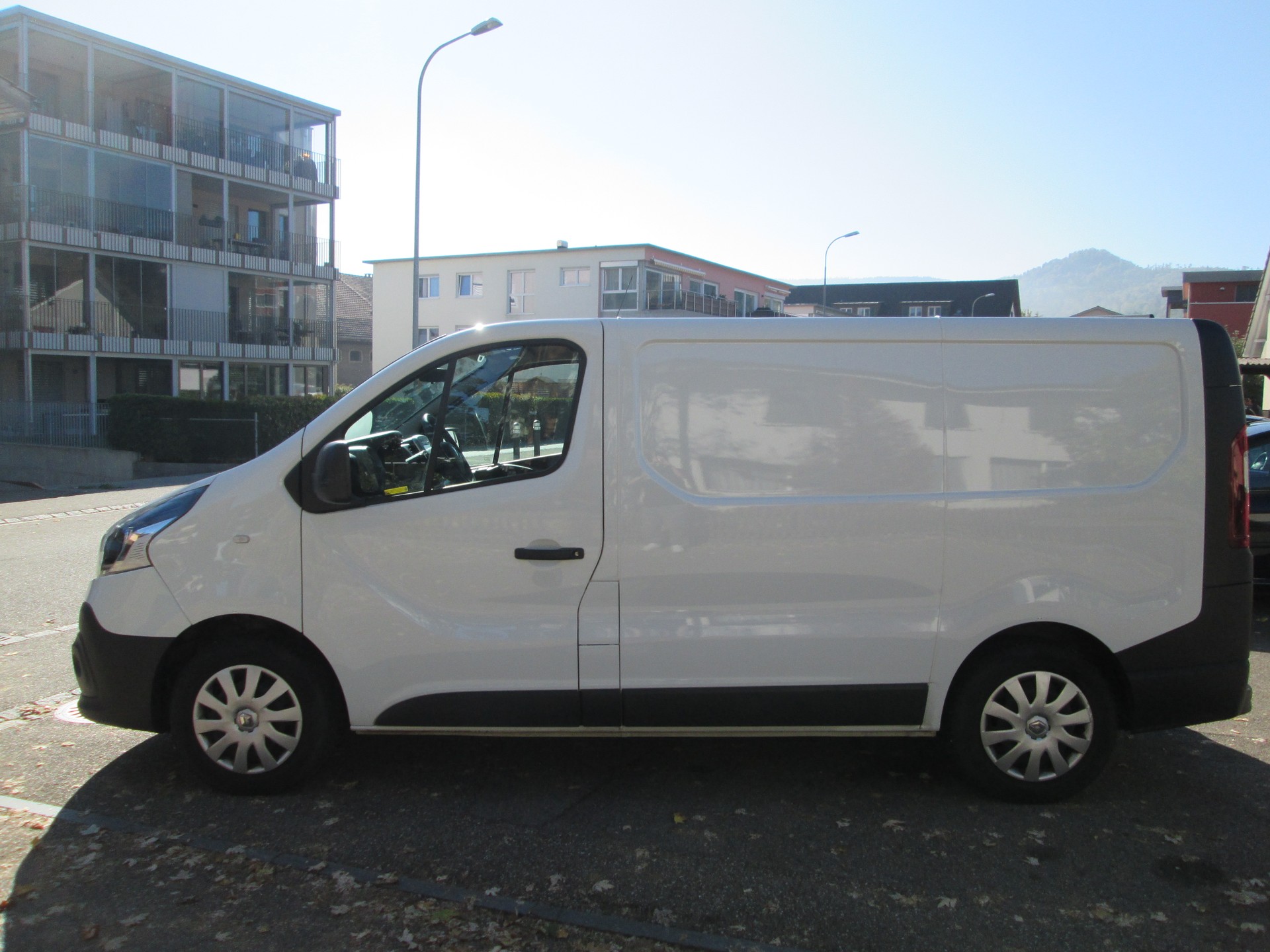 RENAULT Trafic 1.6 dCi 95 2.9t Business L1H1-image-1