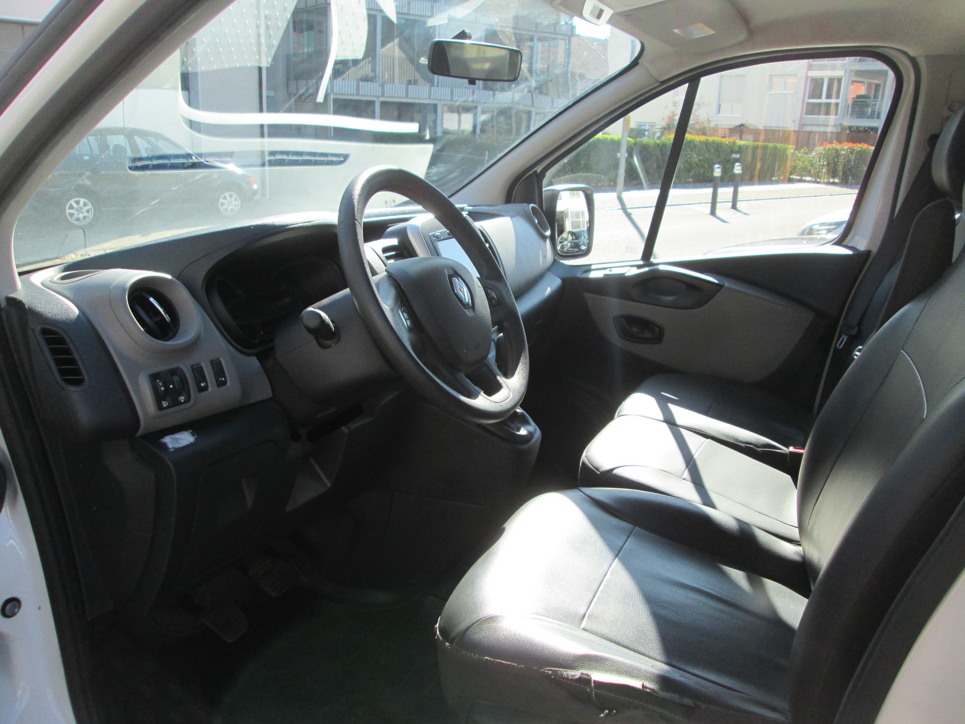 RENAULT Trafic 1.6 dCi 95 2.9t Business L1H1-image-7