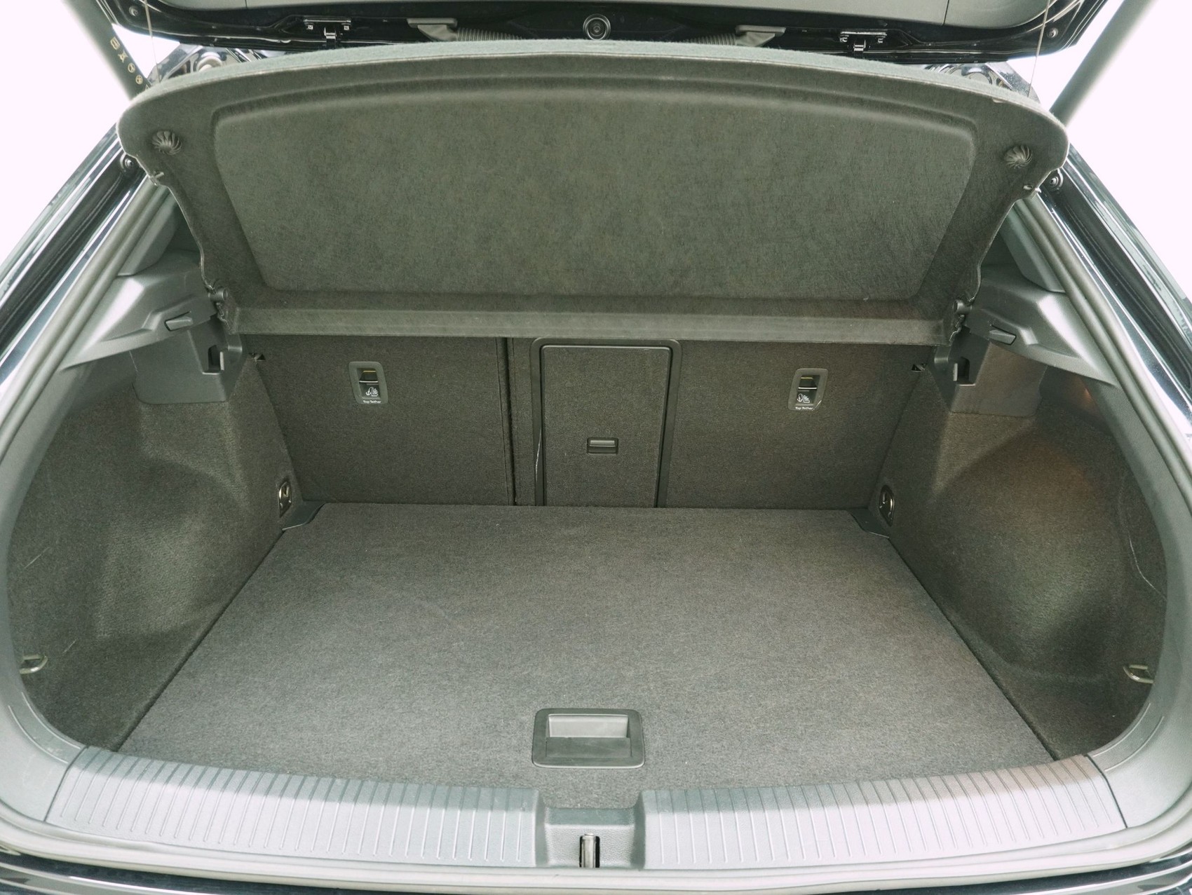 VW T-Roc 2.0 TSI DSG R Black Style 4Motion-image-12