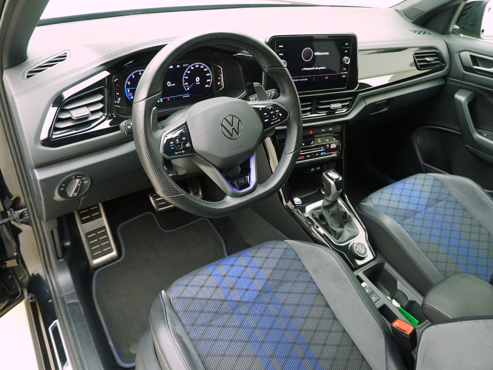 VW T-Roc 2.0 TSI DSG R Black Style 4Motion-image-9