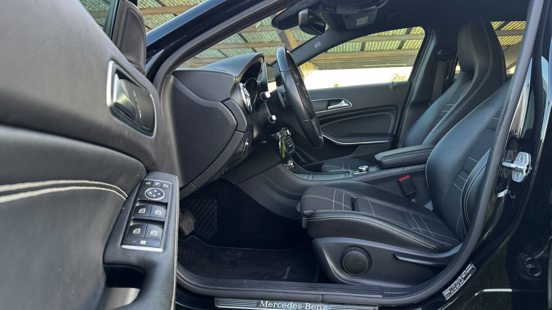 MERCEDES-BENZ GLA 200 7G-DCT-image-10