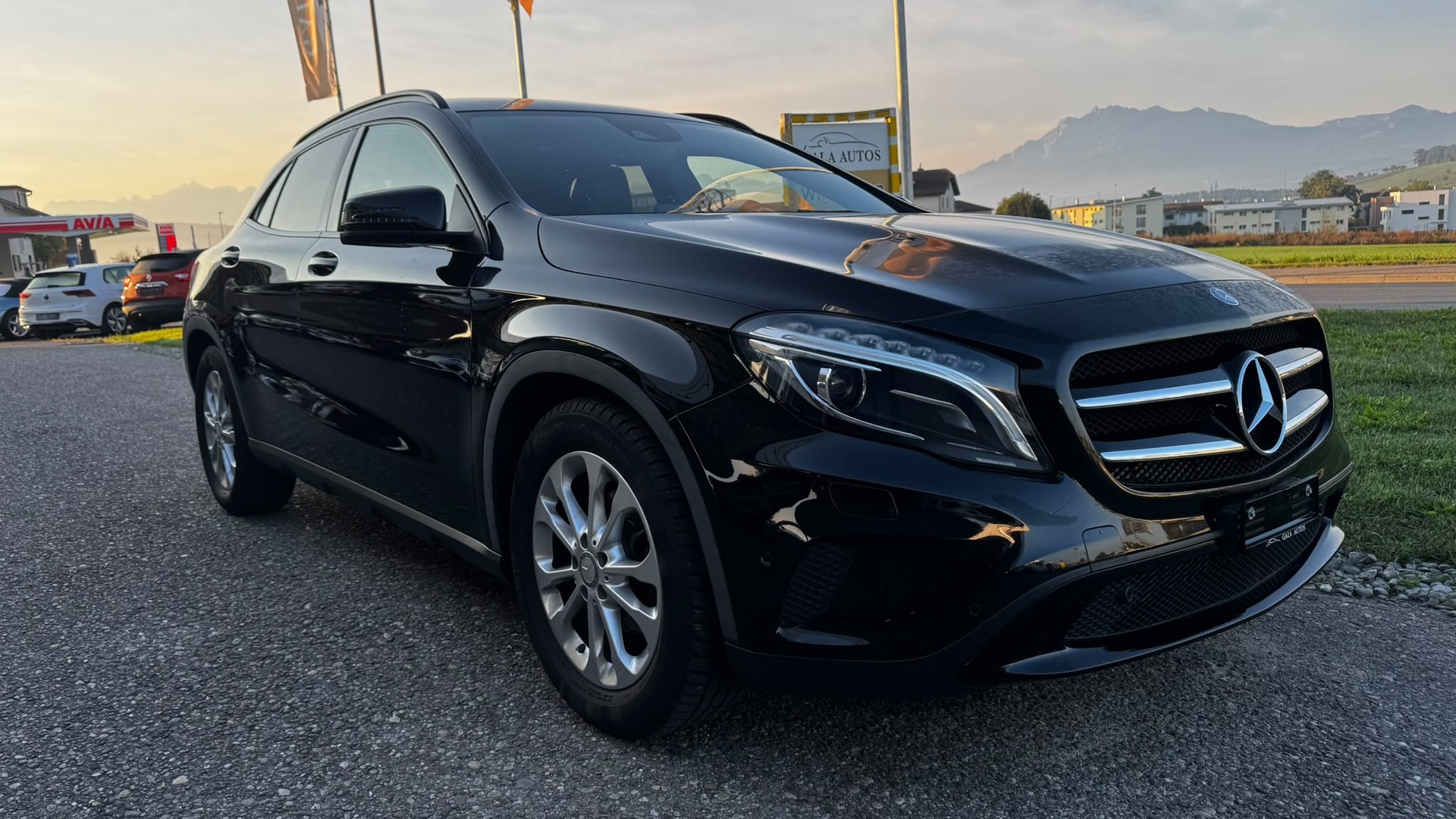 MERCEDES-BENZ GLA 200 7G-DCT-image-2