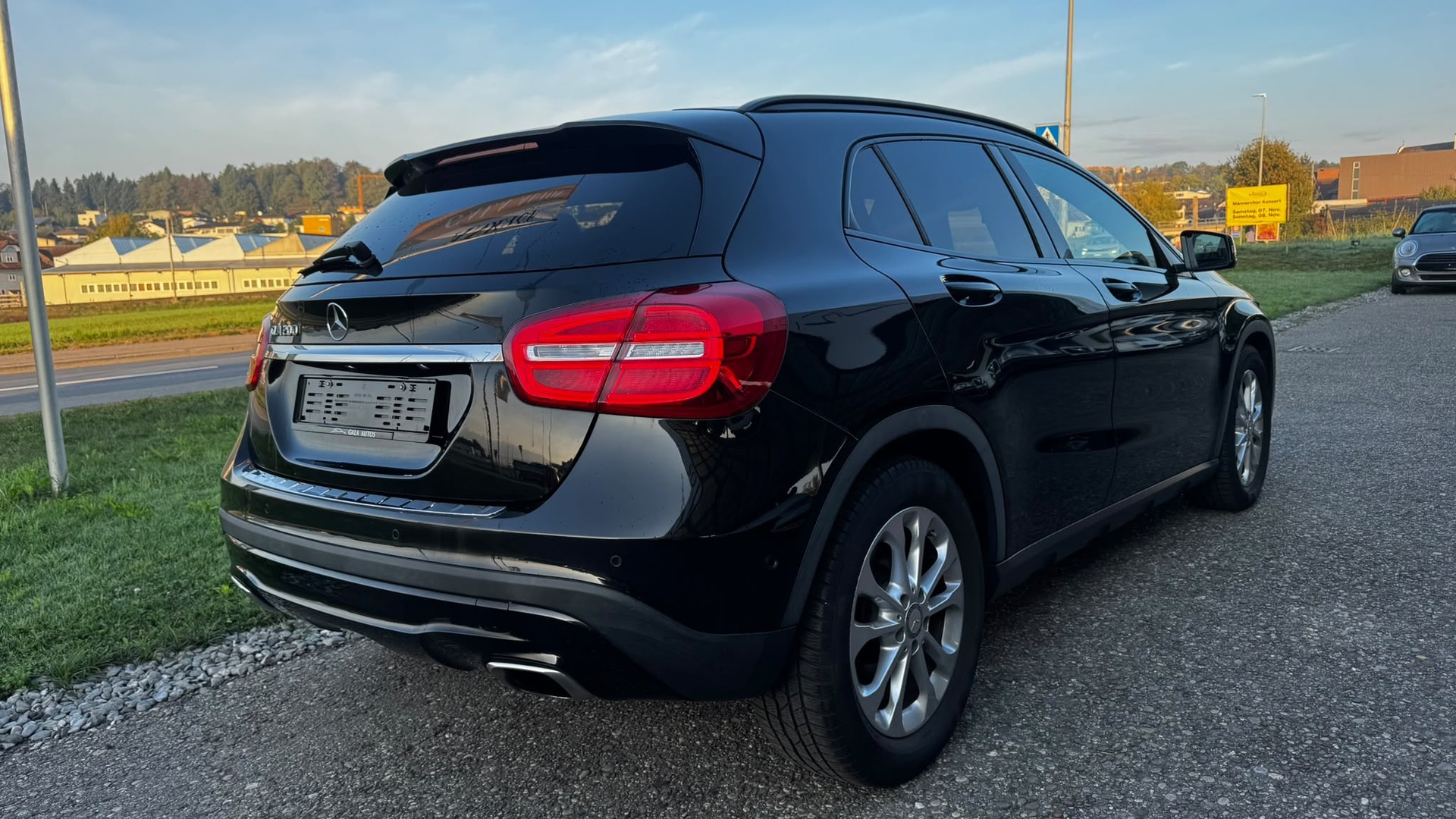 MERCEDES-BENZ GLA 200 7G-DCT-image-4