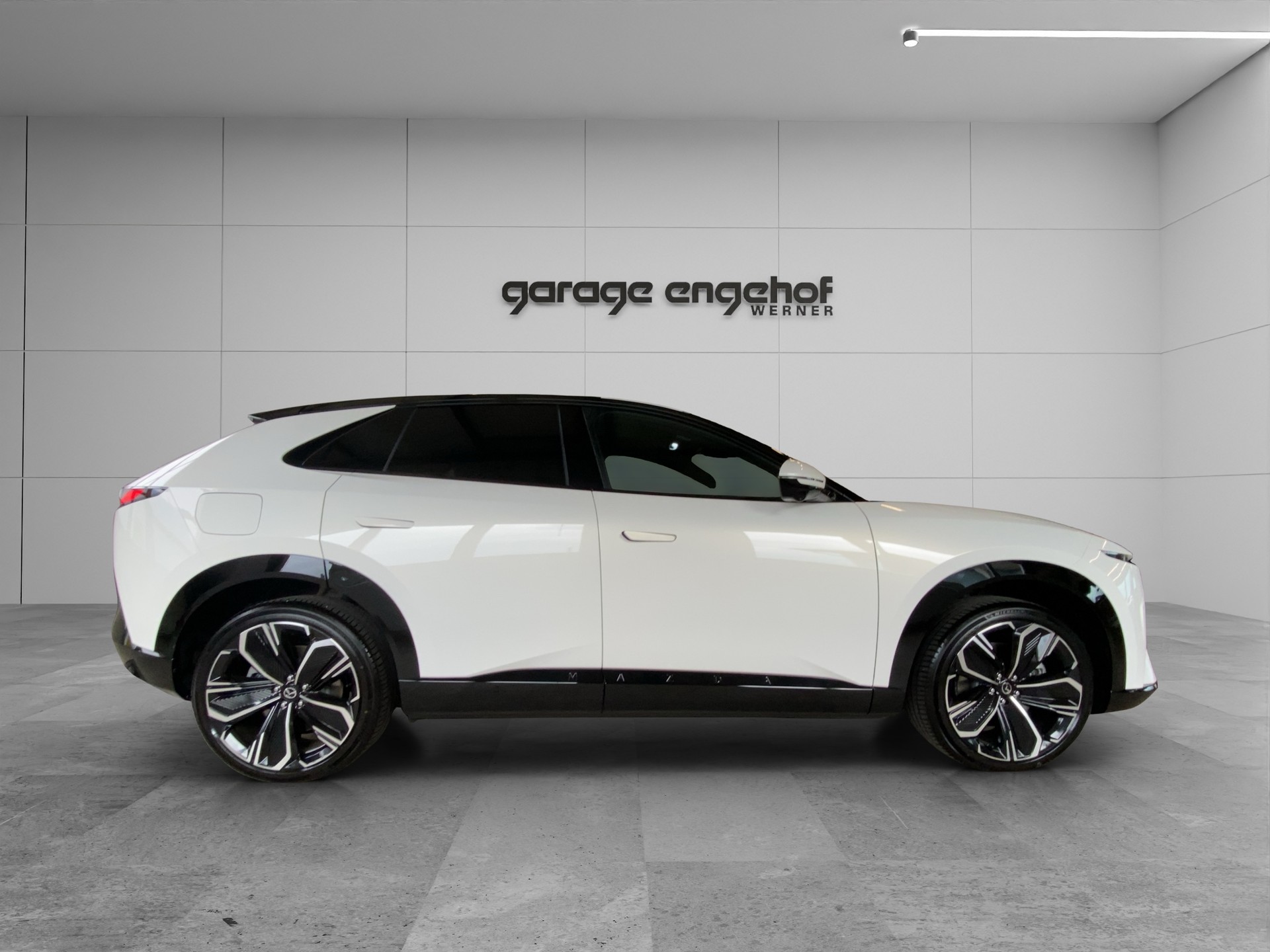 MAZDA CX-6e 68,8 kWh Takumi mit 21 Zoll - Räder-image-3