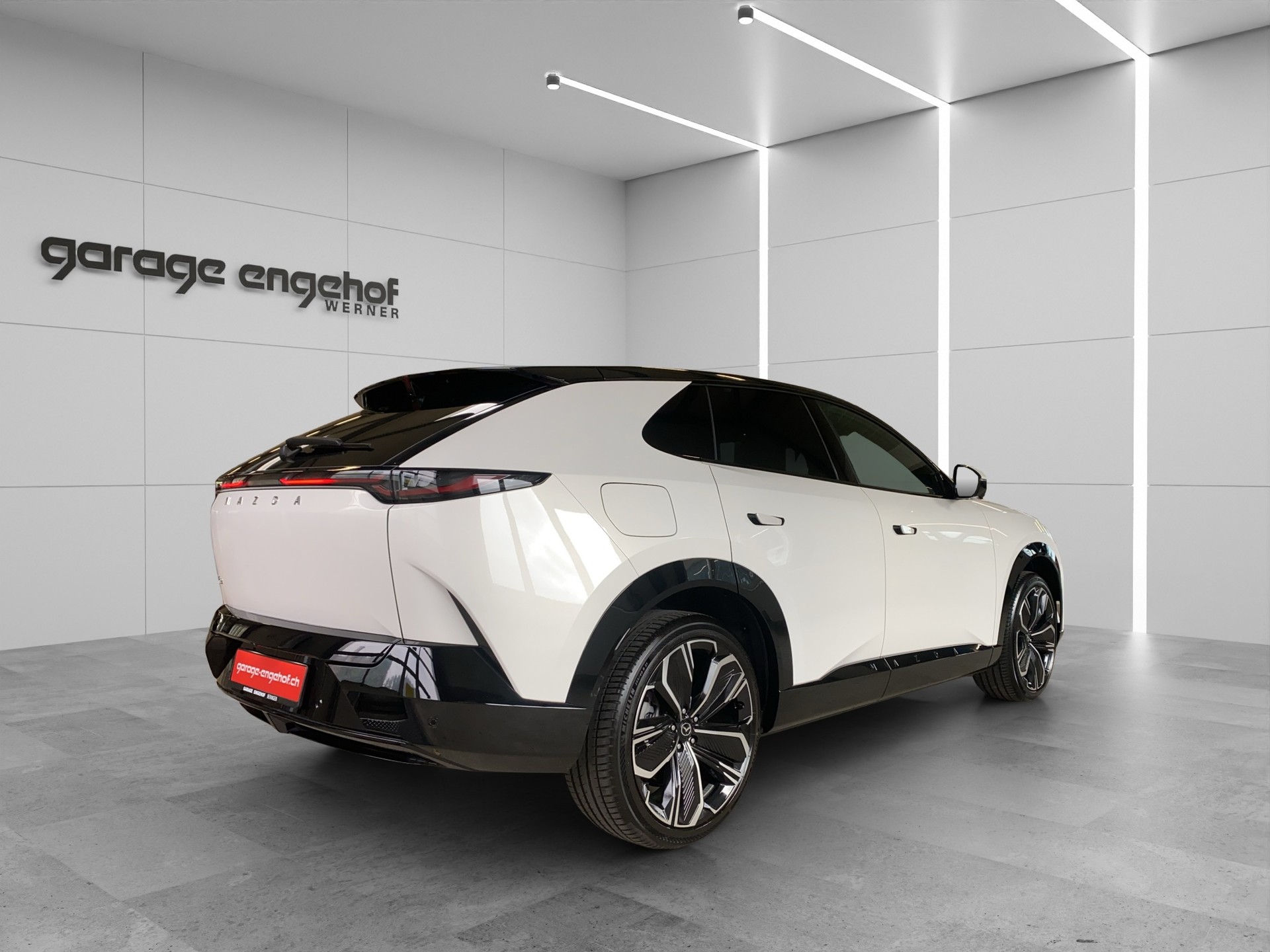MAZDA CX-6e 68,8 kWh Takumi mit 21 Zoll - Räder-image-2