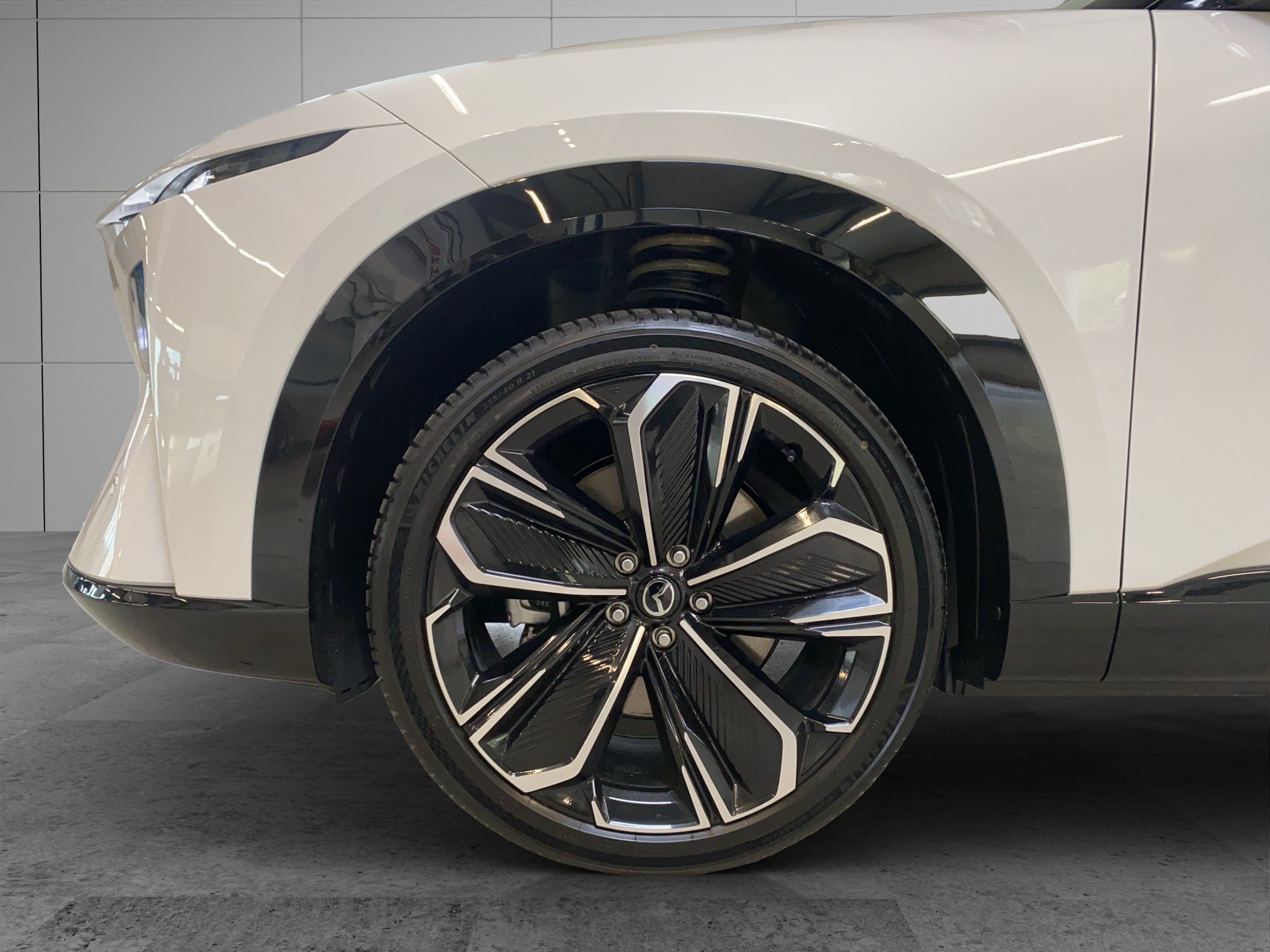 MAZDA CX-6e 68,8 kWh Takumi mit 21 Zoll - Räder-image-15