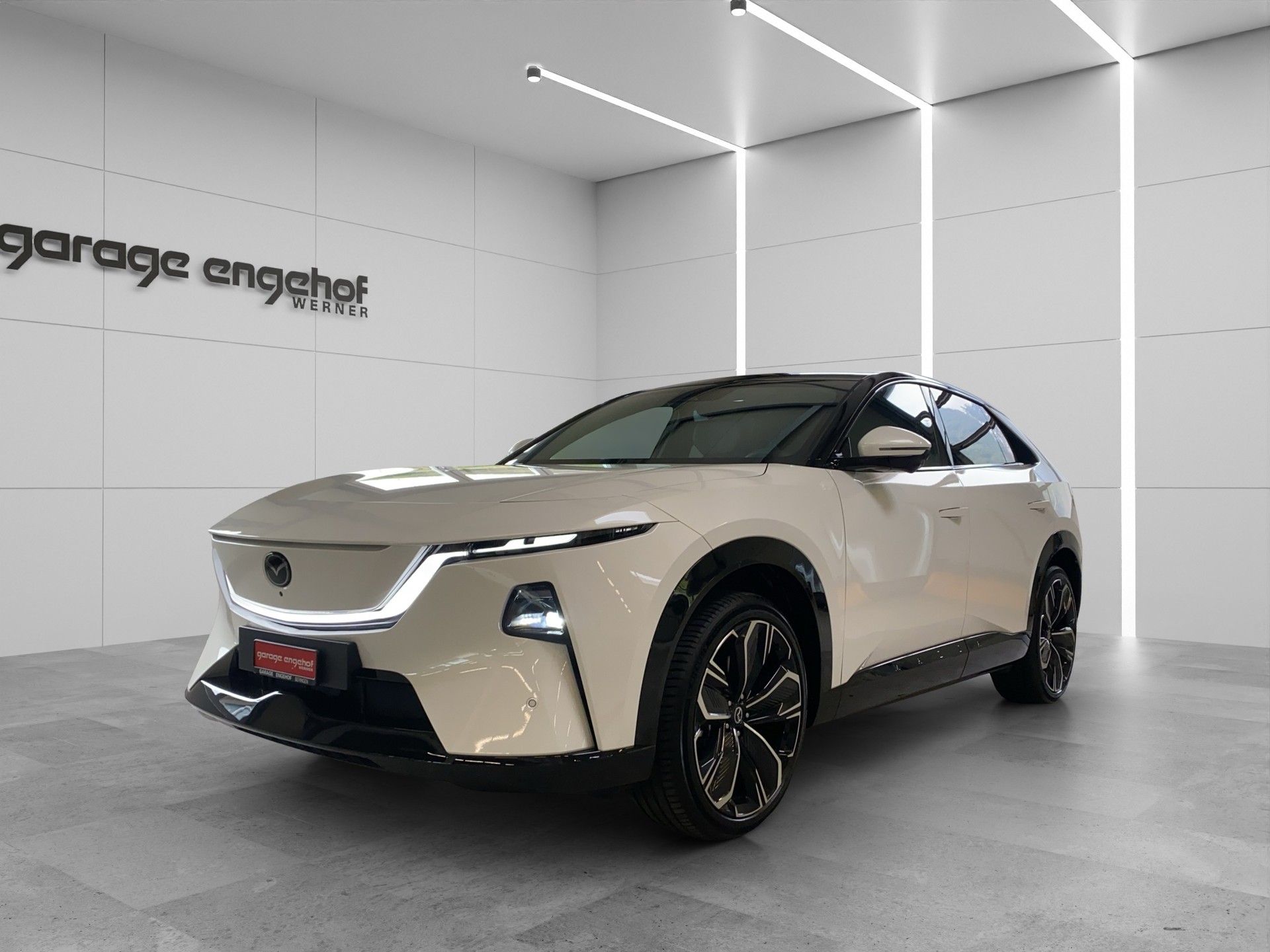 MAZDA CX-6e 68,8 kWh Takumi mit 21 Zoll - Räder-image-0