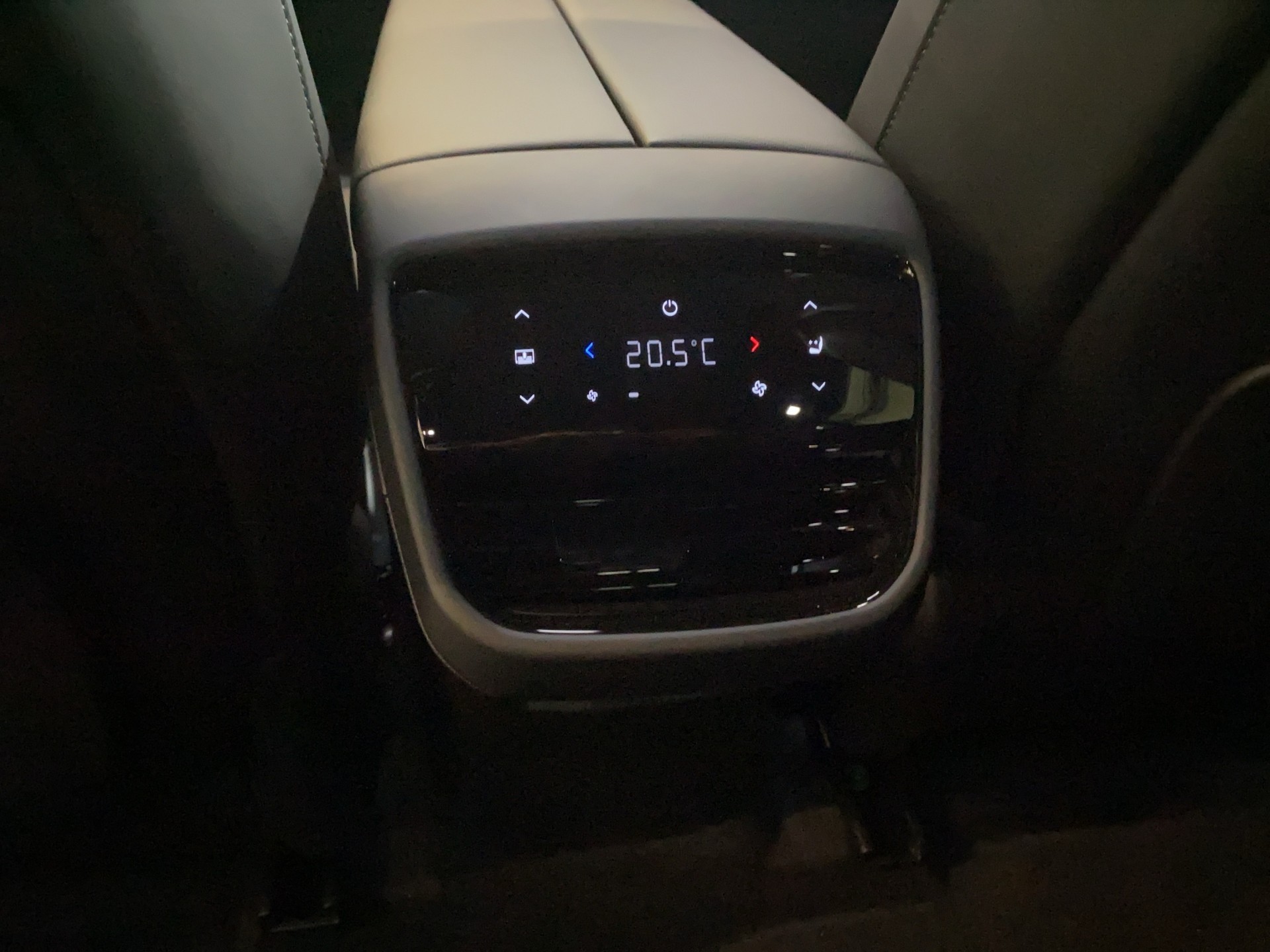 MAZDA CX-6e 68,8 kWh Takumi mit 21 Zoll - Räder-image-13