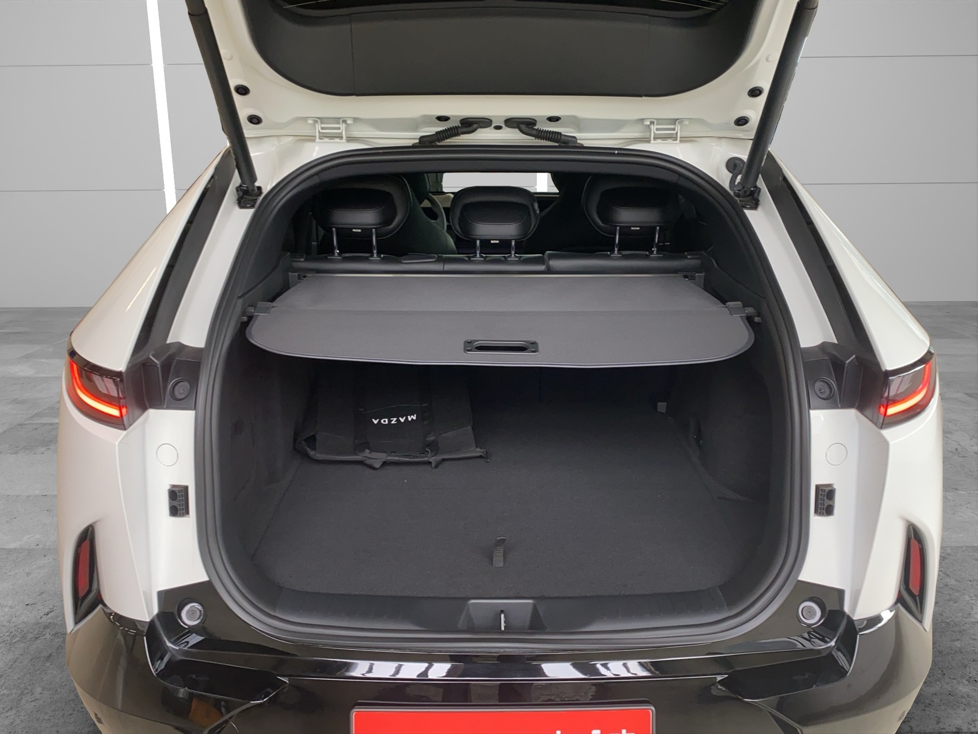 MAZDA CX-6e 68,8 kWh Takumi mit 21 Zoll - Räder-image-8