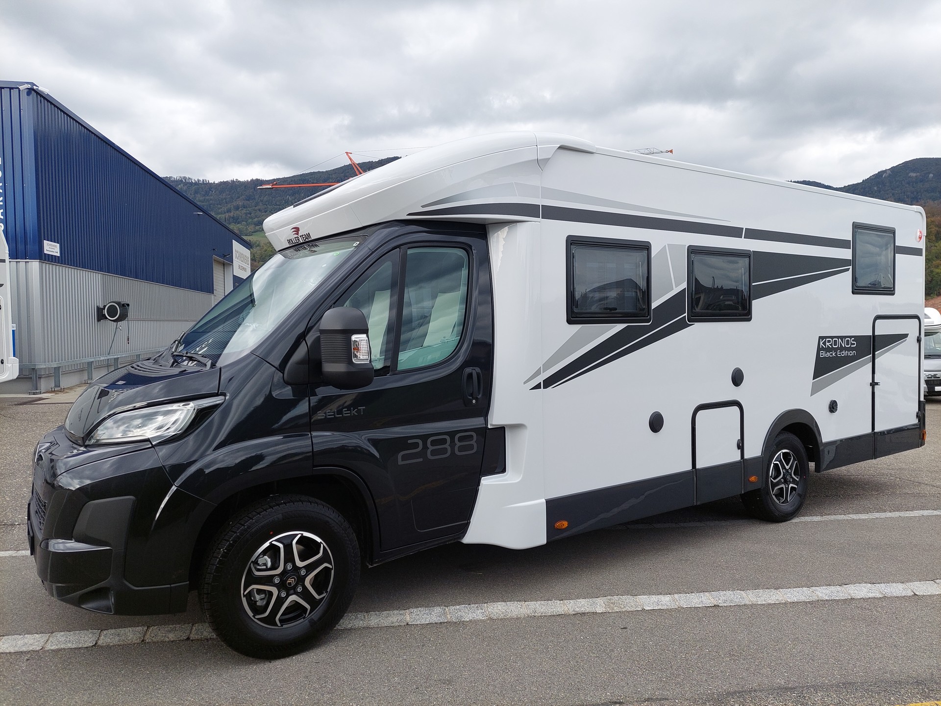 ROLLER TEAM CITROEN KRONOS 288 TL BLACK EDITION-image-2