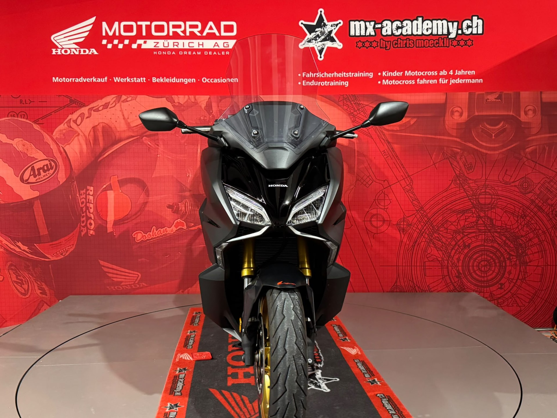 HONDA *NSS750** Topcase * Akrapovic* Nur 8800km*-showroom-element-3